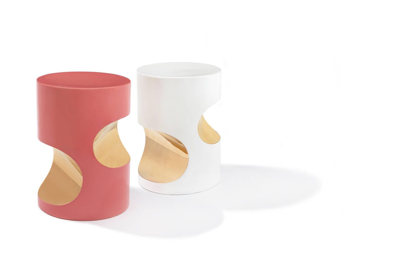 Français Table d'appoint contemporaine en céramique blanche et or par Hervé Langlais en vente