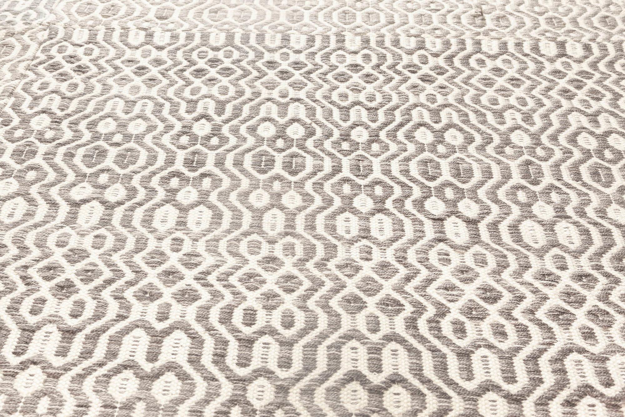 Contemporary White and Gray Flat-Weave Wool Rug von Doris Leslie Blau (Indisch) im Angebot