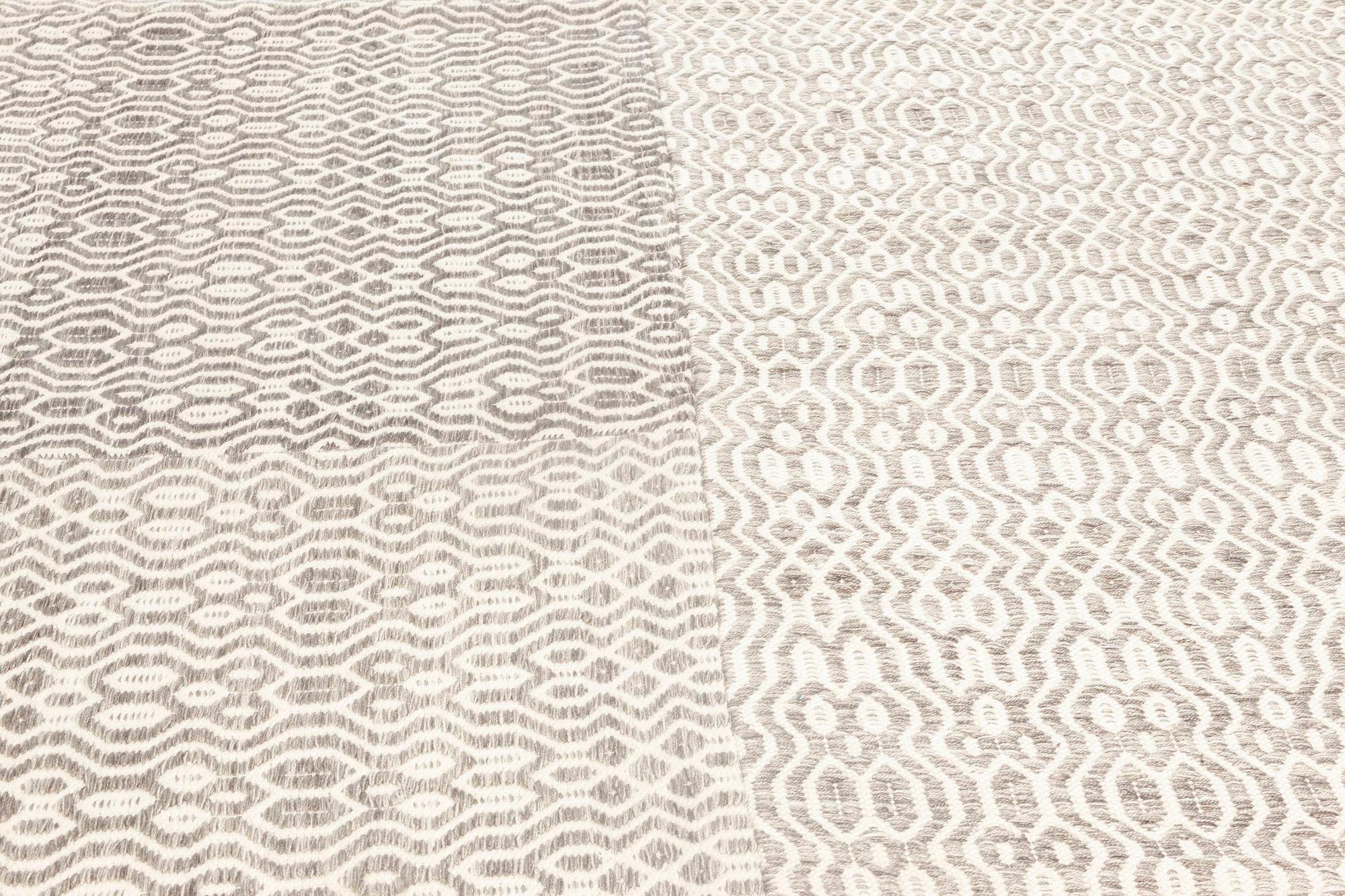 Contemporary White and Gray Flat-Weave Wool Rug by Doris Leslie Blau In New Condition For Sale In New York, NY