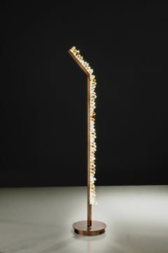 Lampadaire en quartz blanc et fumé d'Aver