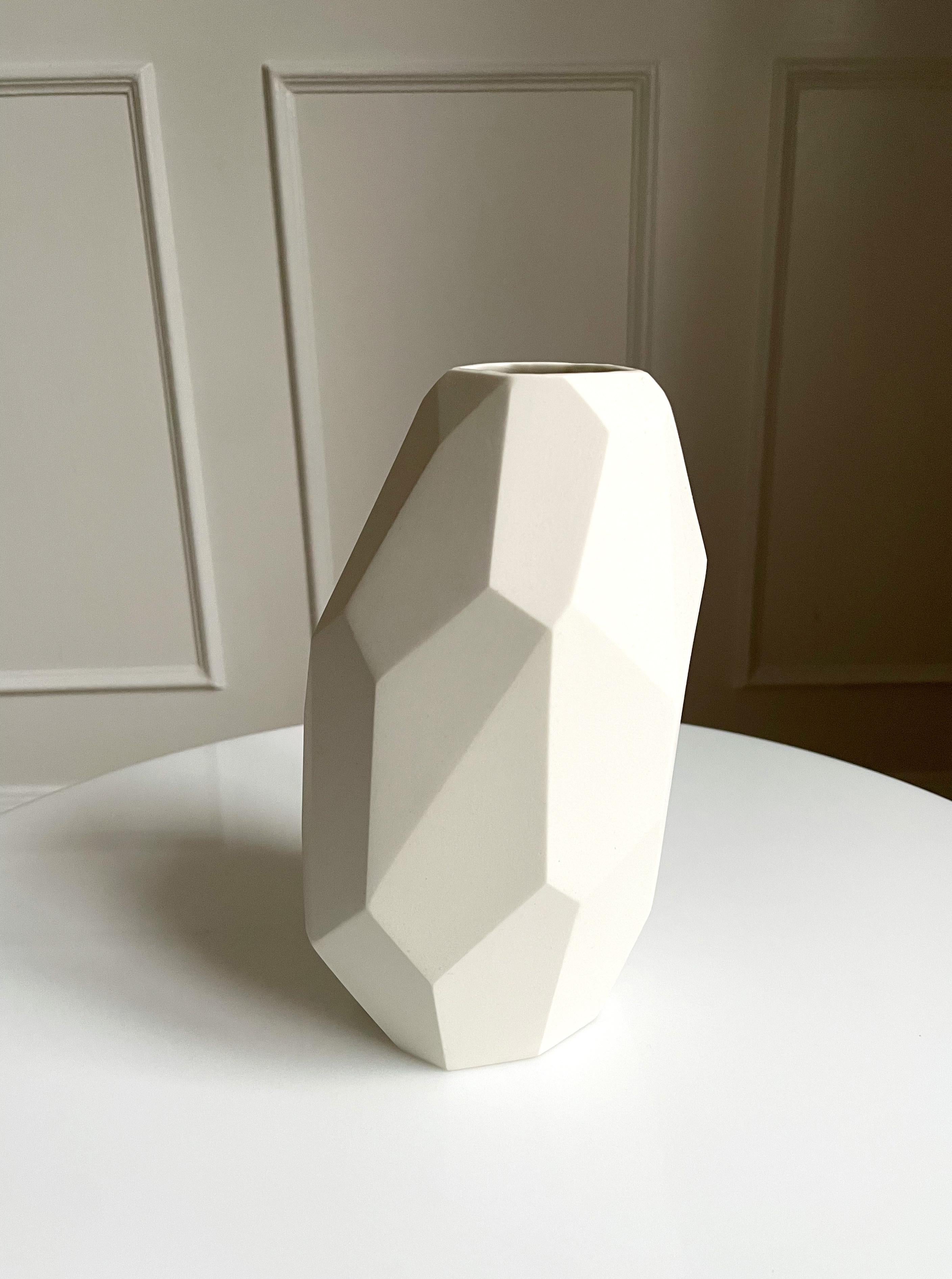 White Angular Slant Vase, Limited Edition, Denmark, 2021 In New Condition For Sale In Copenhagen, DK