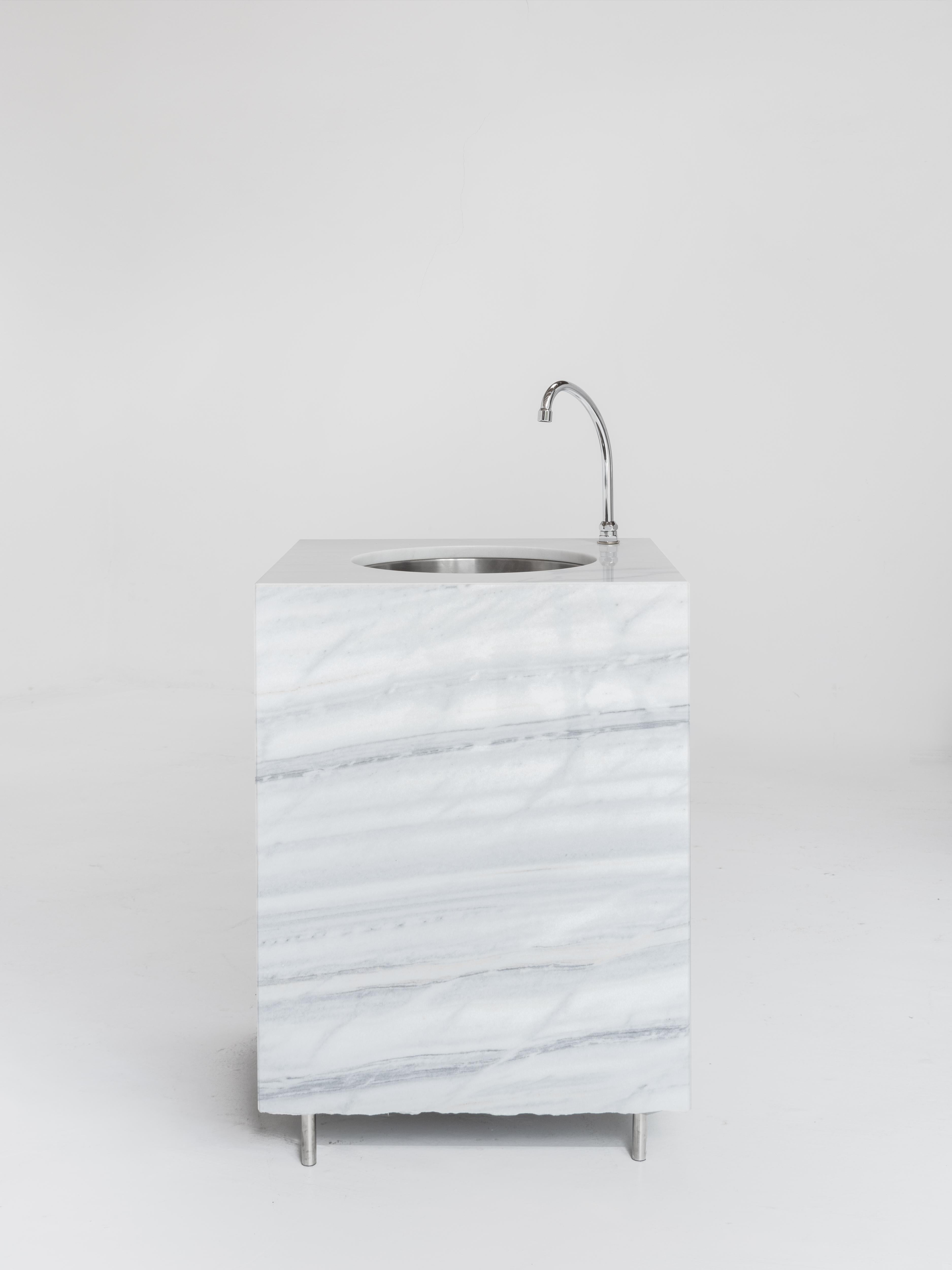 Sam Chermayeff
Sink
From the series “Concept Kitchen”
Produced in exclusive for SIDE GALLERY
Manufactured by Bagnara
Italy, 2020
Bianco Lasa marble
Contemporary Design

Measurements
60 cm x 60 cm x 86H cm
23,6 in x 23,6 in x 33,8H
