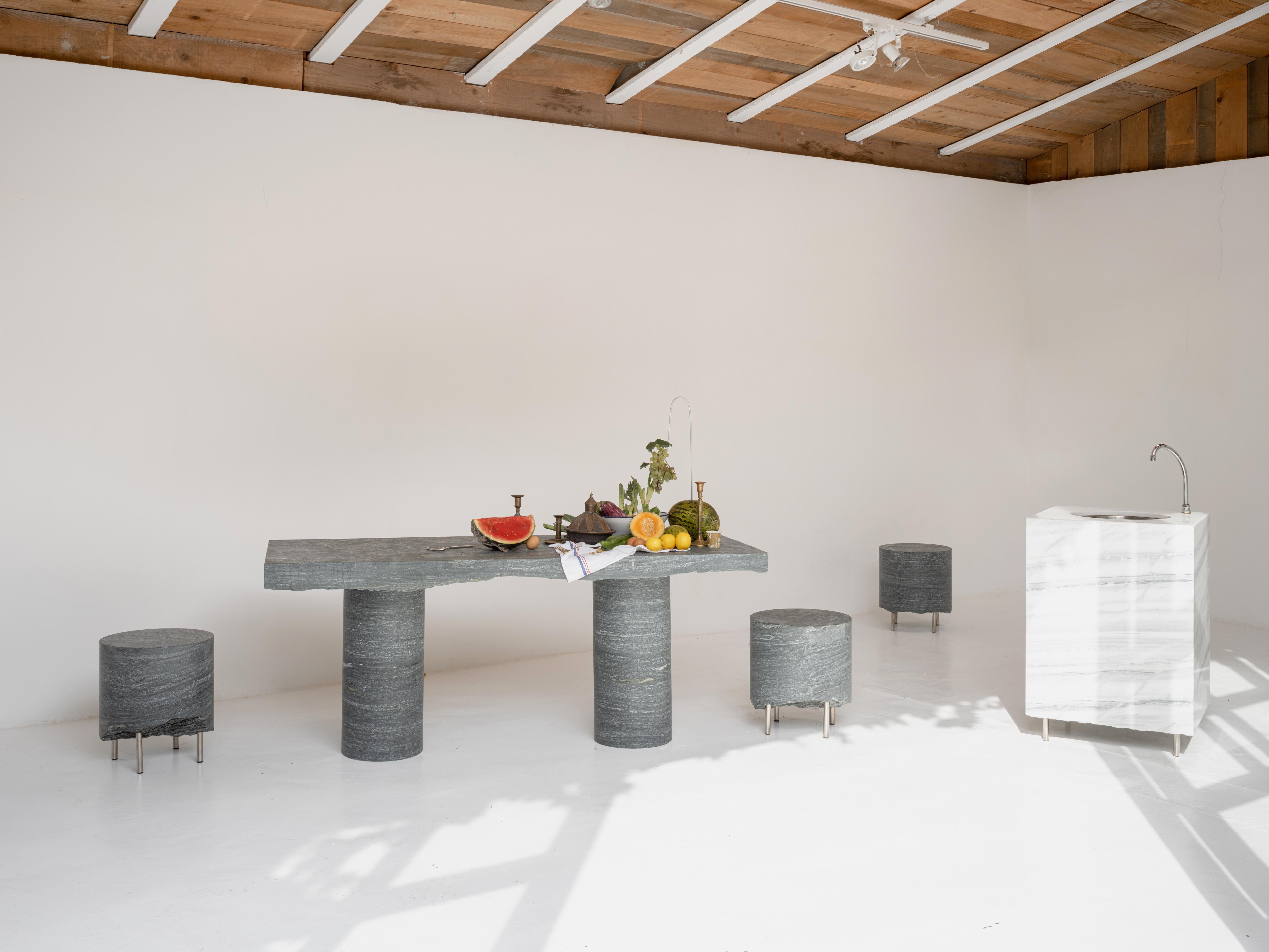 Éviers d'extérieur contemporains en marbre blanc Bianco Lasa de Sam Chermayeff Neuf - En vente à Barcelona, ES