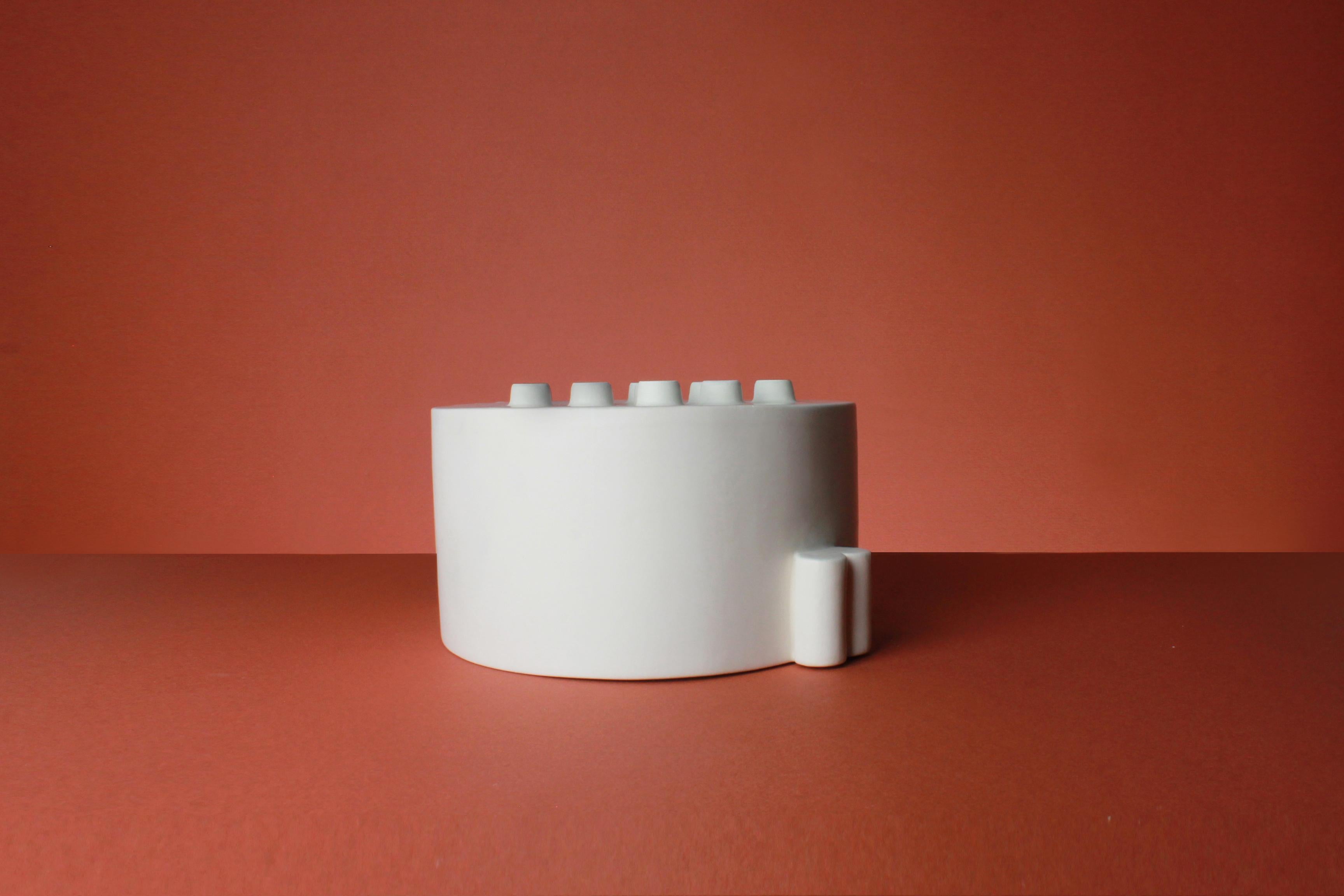 Contemporary White Ceramic Deep Serving Dish Handmade In New Condition For Sale In Milano, IT