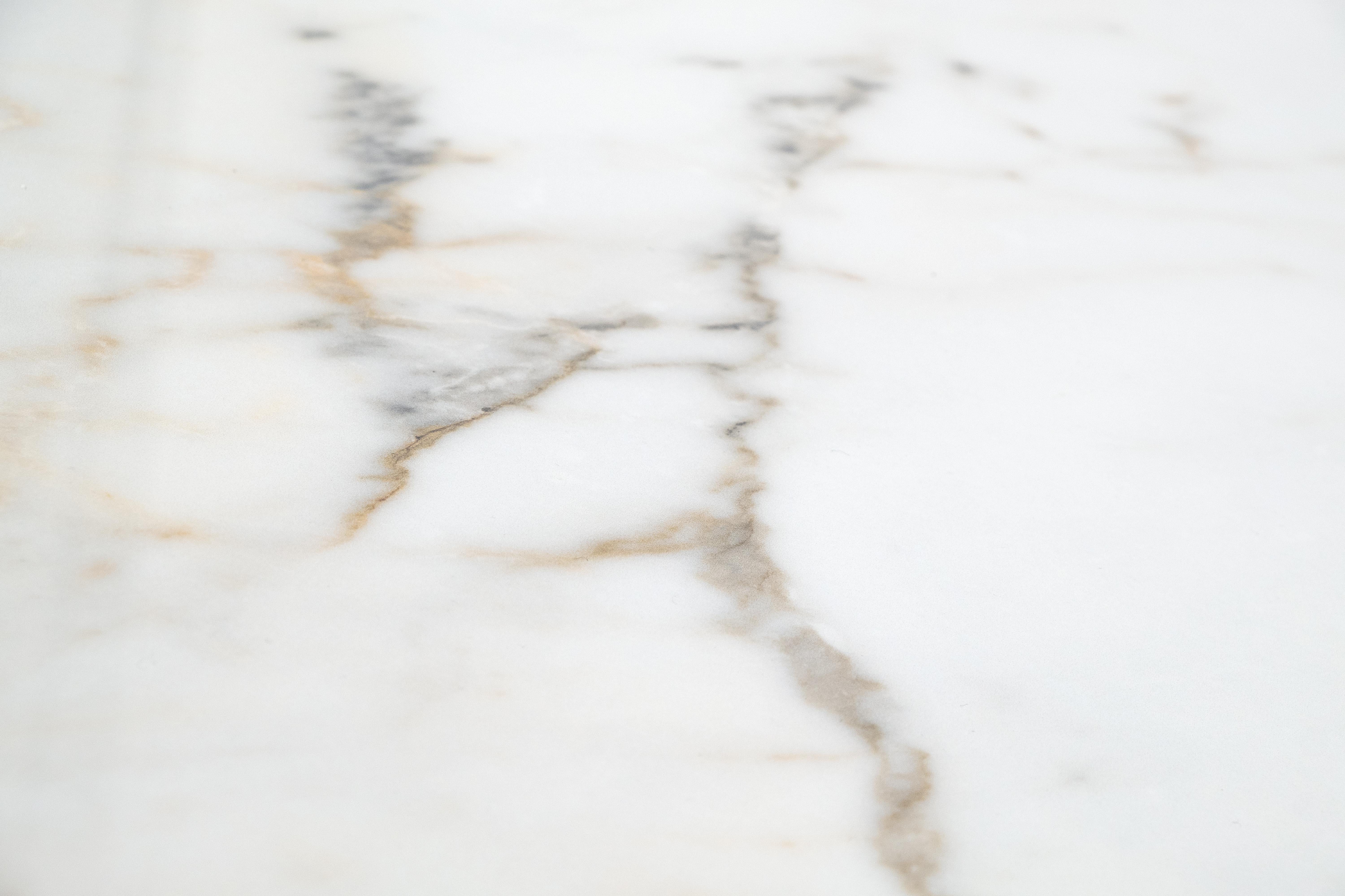 italien Table de salle à manger contemporaine blanche, fabrication complémentaire en biopolymères, Italie en vente