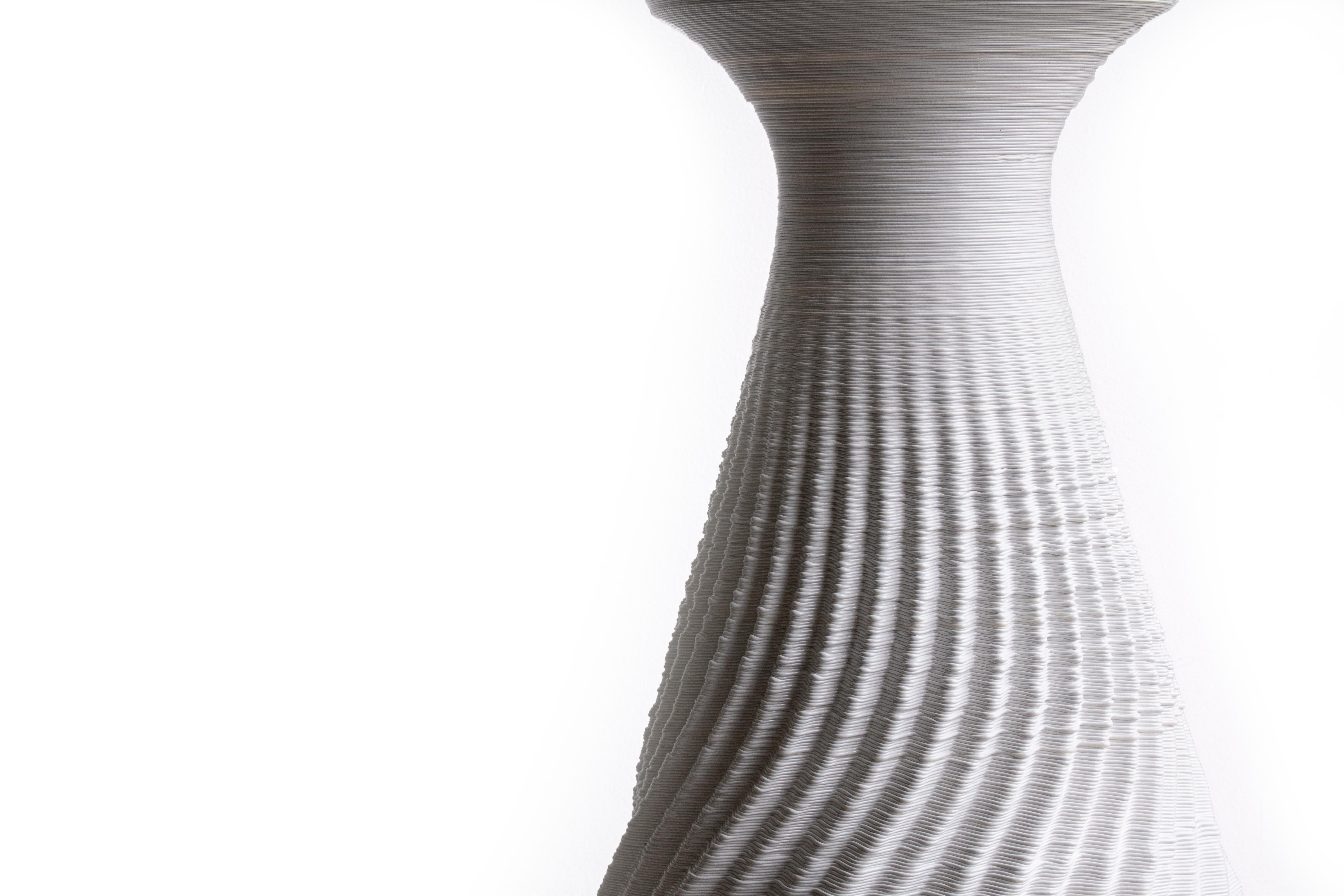 Stratifié Table de salle à manger contemporaine blanche, fabrication complémentaire en biopolymères, Italie en vente