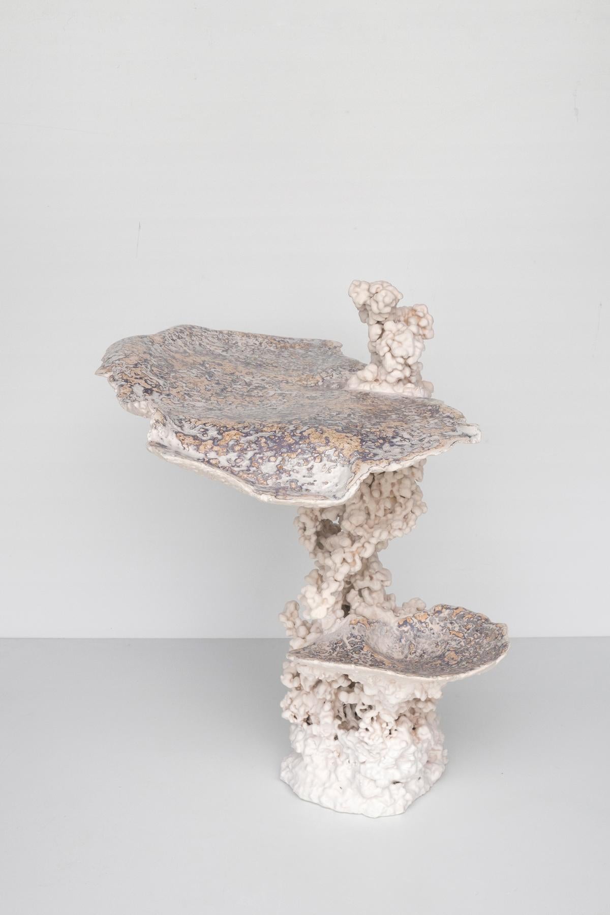 Aluminium Table d'appoint contemporaine blanche Epimorph - Selenite par Elissa Lacoste en vente