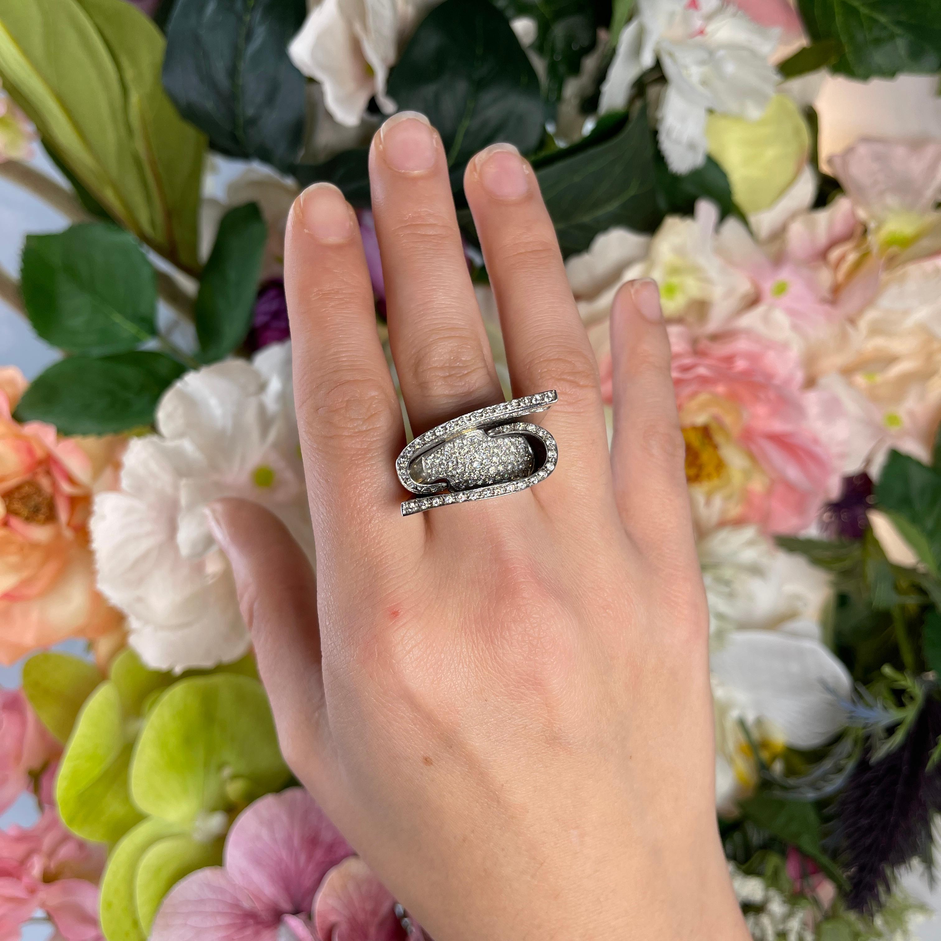 Contemporary White Gold 18kt Diamond Pavé Ring, 1.60 Carats For Sale 2
