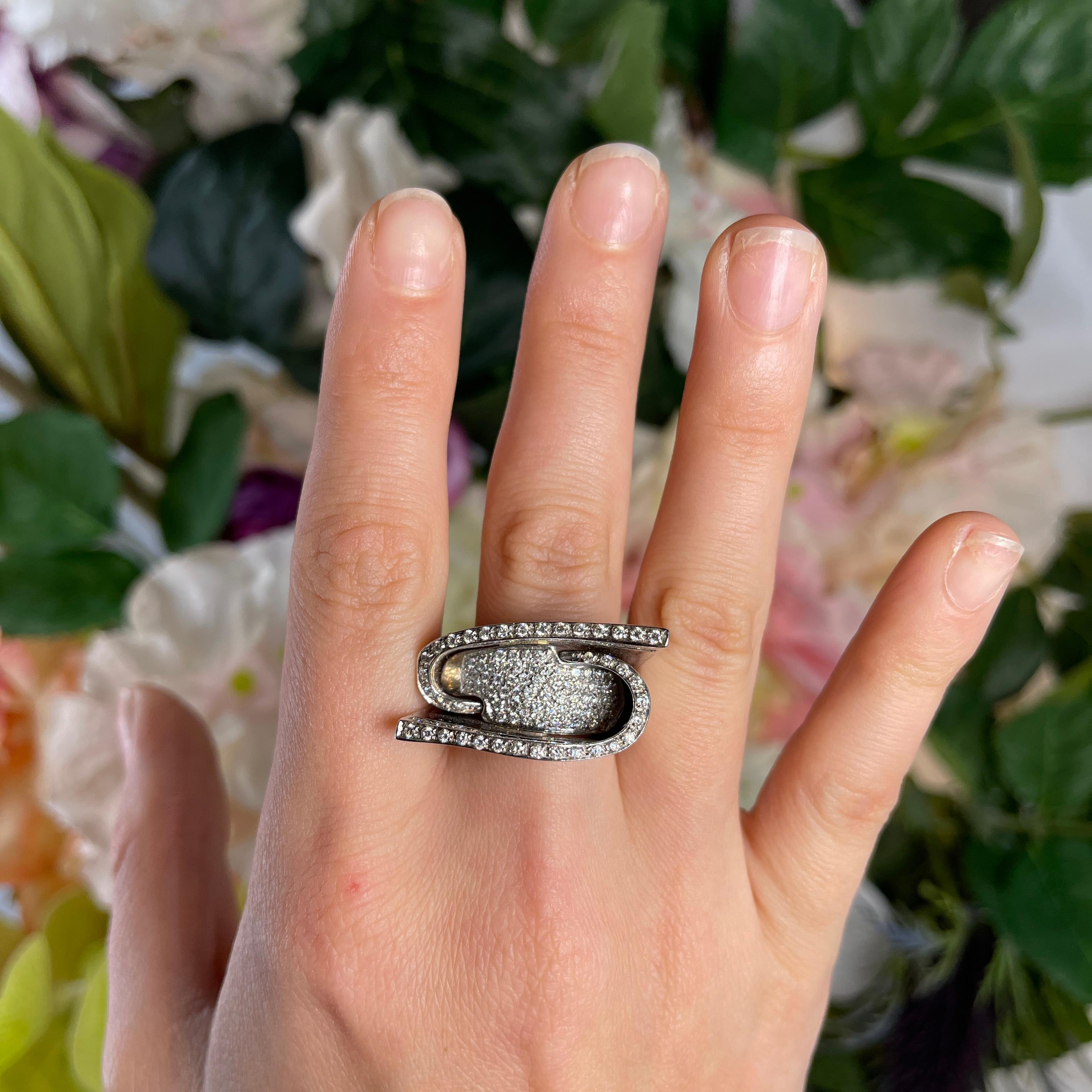 Contemporary White Gold 18kt Diamond Pavé Ring, 1.60 Carats For Sale 4