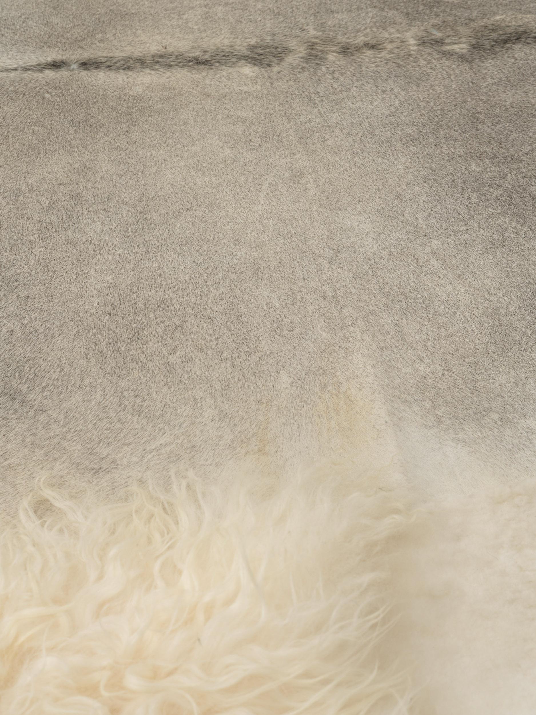 Sheepskin Contemporary White Grey Sheep skin customisable For Sale