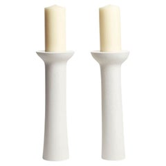 Zeitgenössische weiße Jesmonit-Kerzenhalter von Malgorzata Bany, 2er-Set
