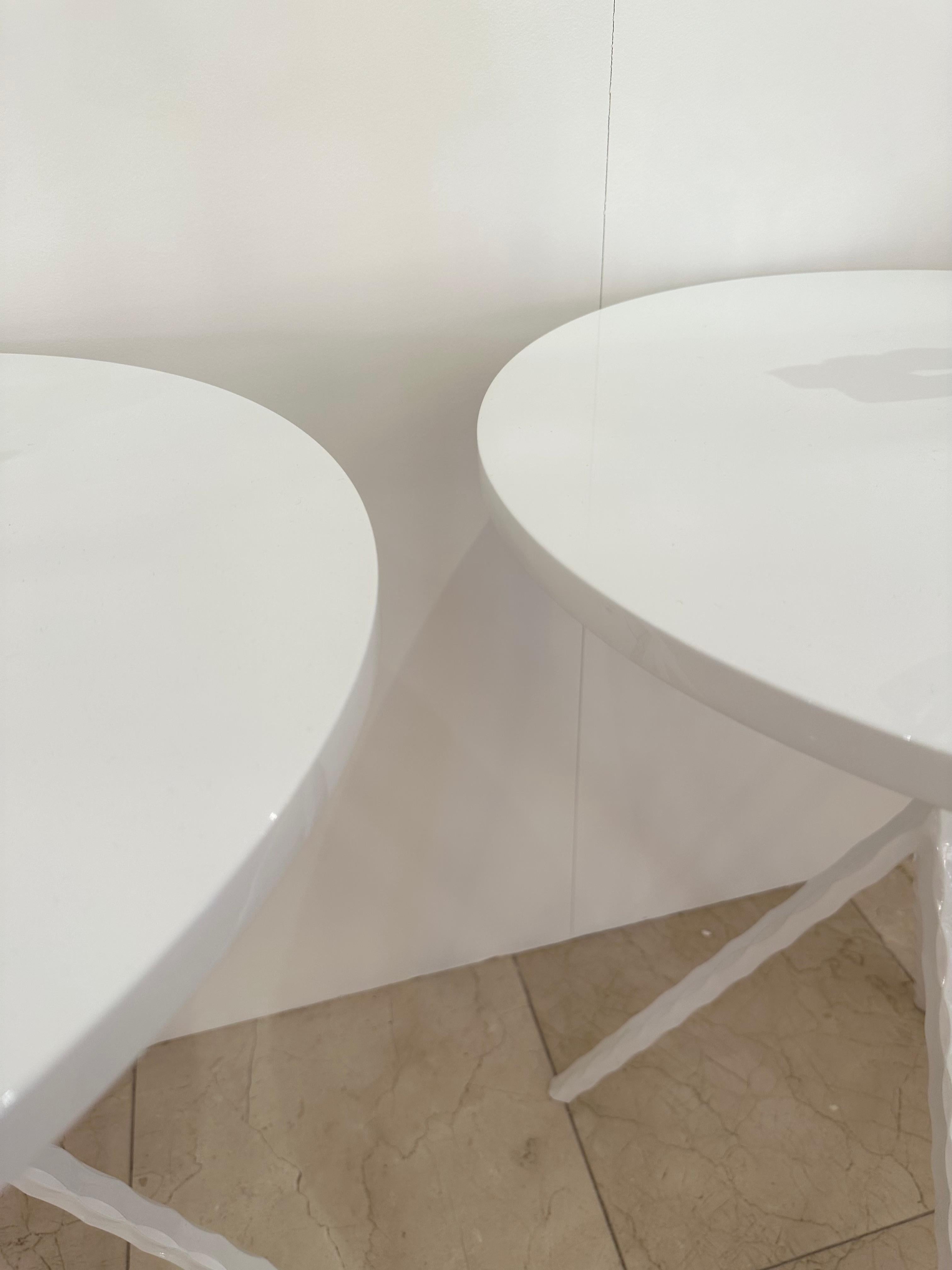 Contemporary White Lacquered and Brass Bastard Table, Italy For Sale 8