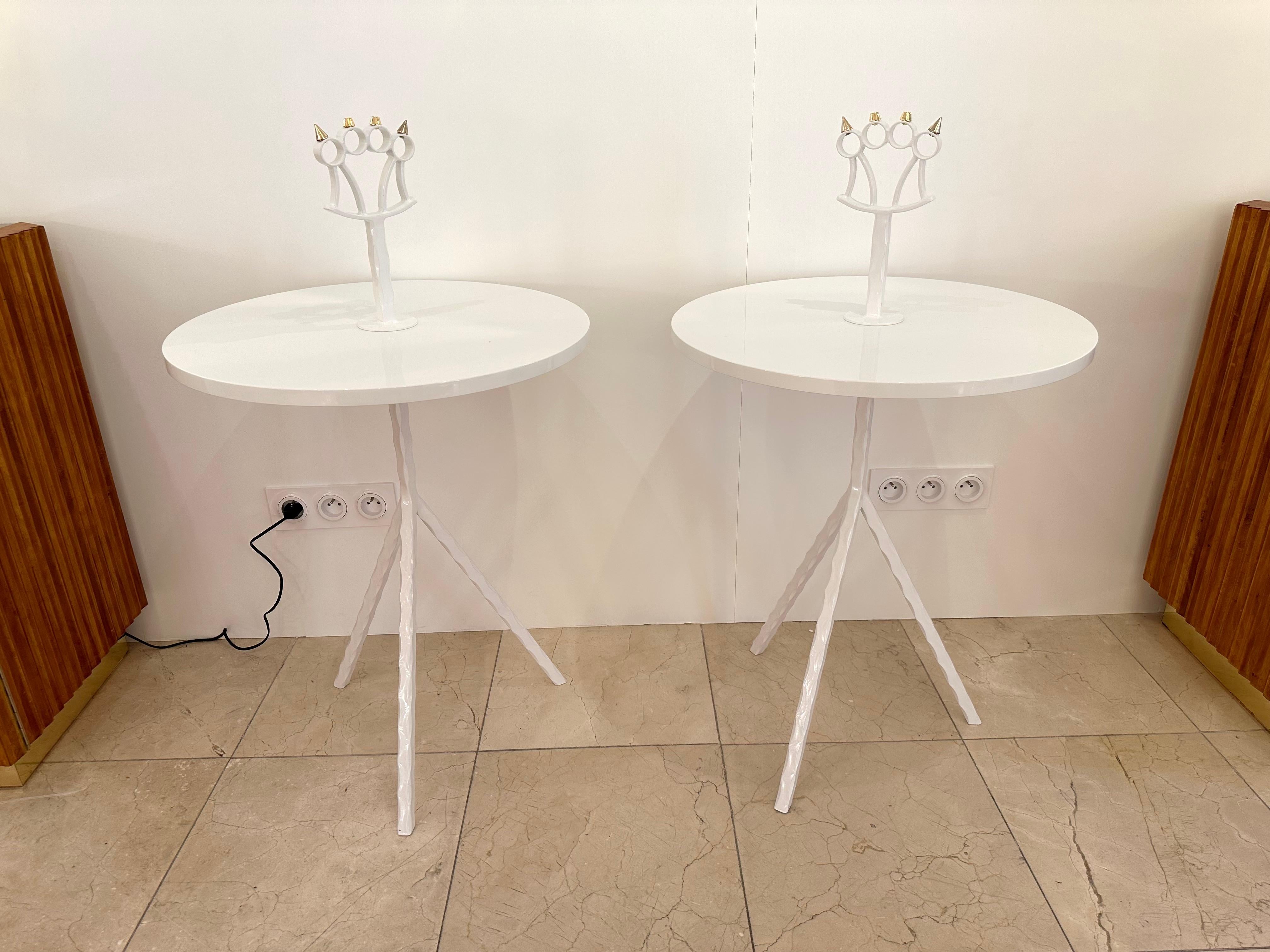 Italian Contemporary White Lacquered and Brass Bastard Table, Italy For Sale