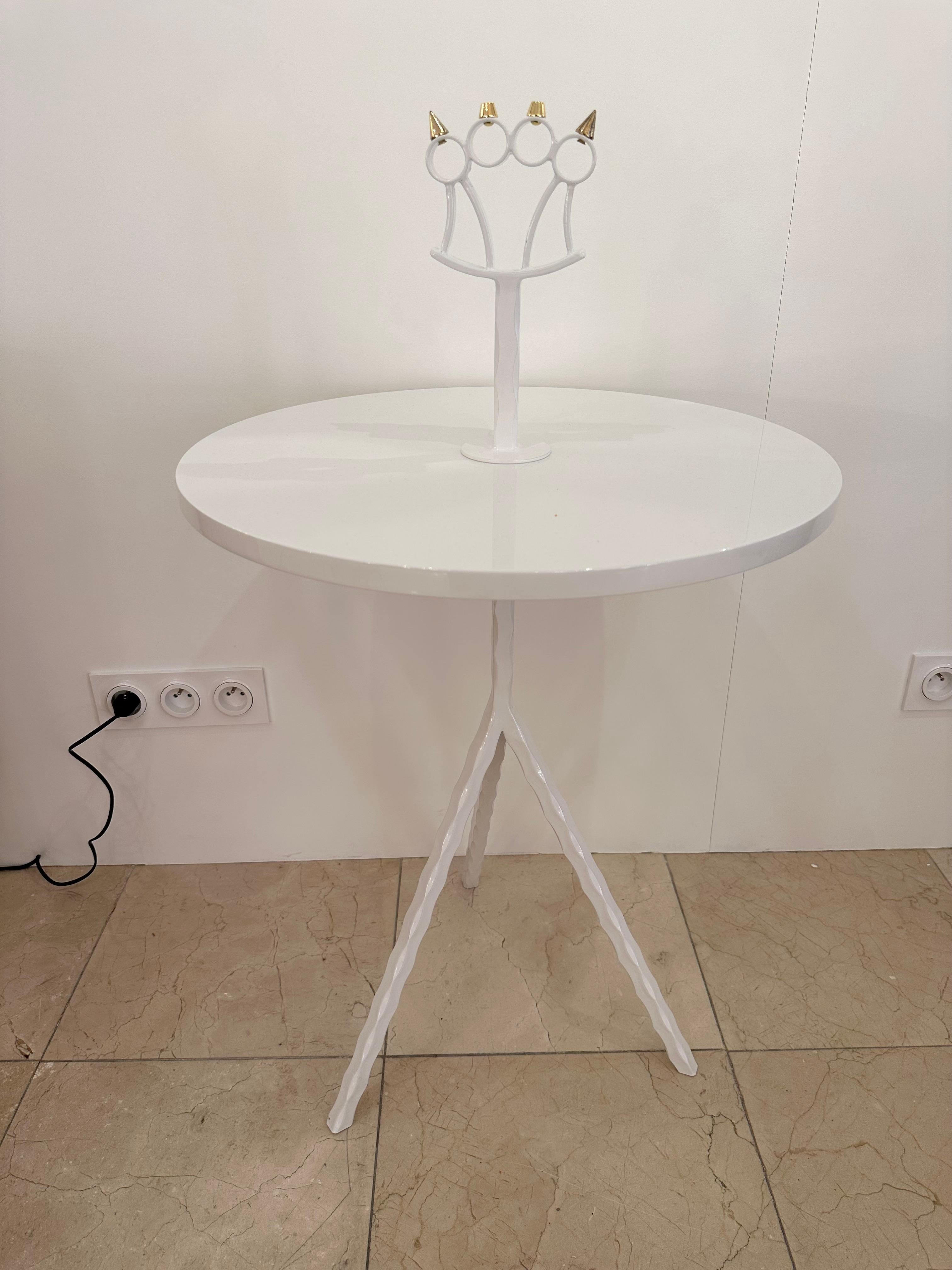 Contemporary White Lacquered and Brass Bastard Table, Italy For Sale 3
