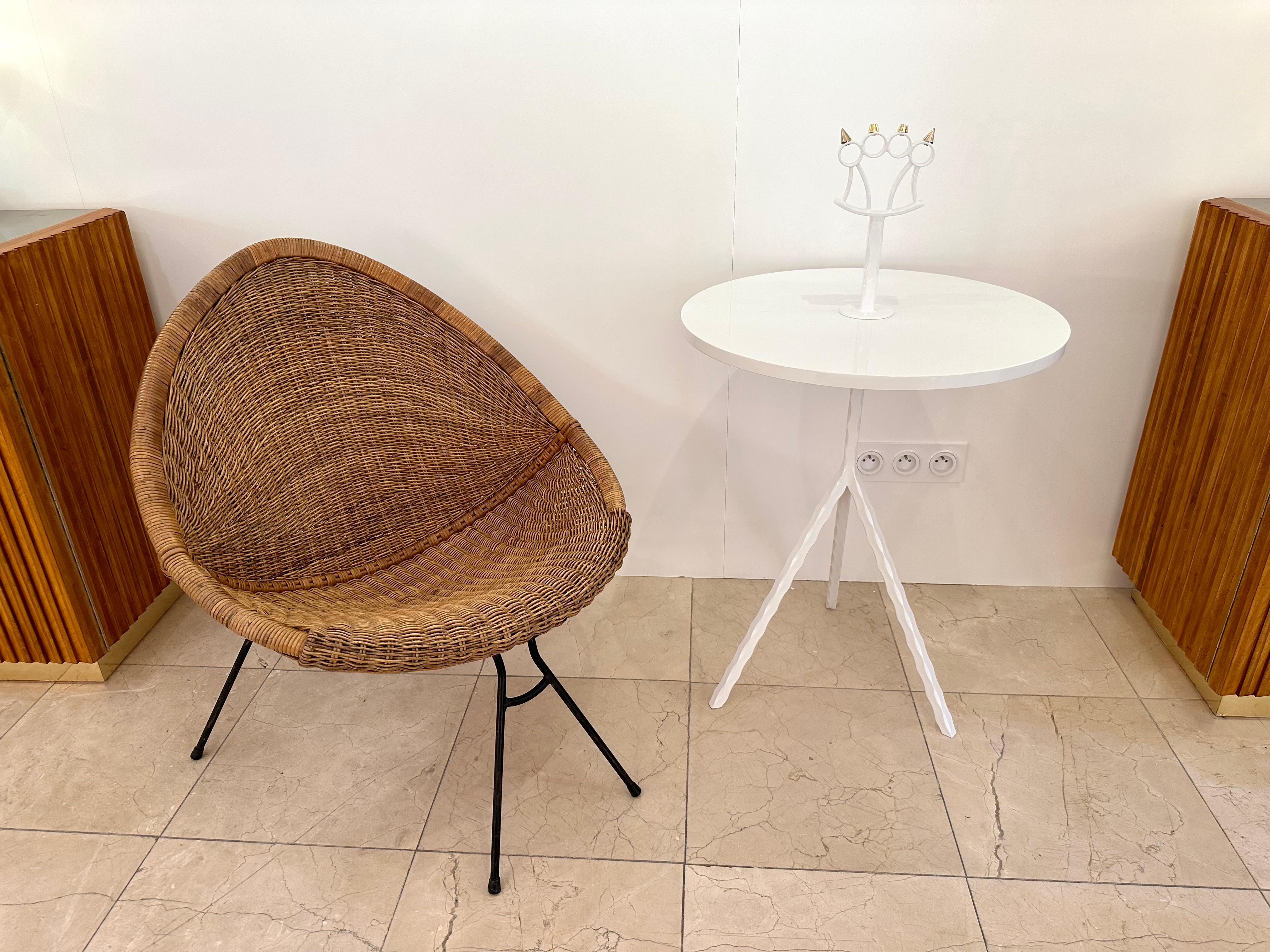 Table bâtarde contemporaine en laiton et laqué blanc, Italie en vente 1