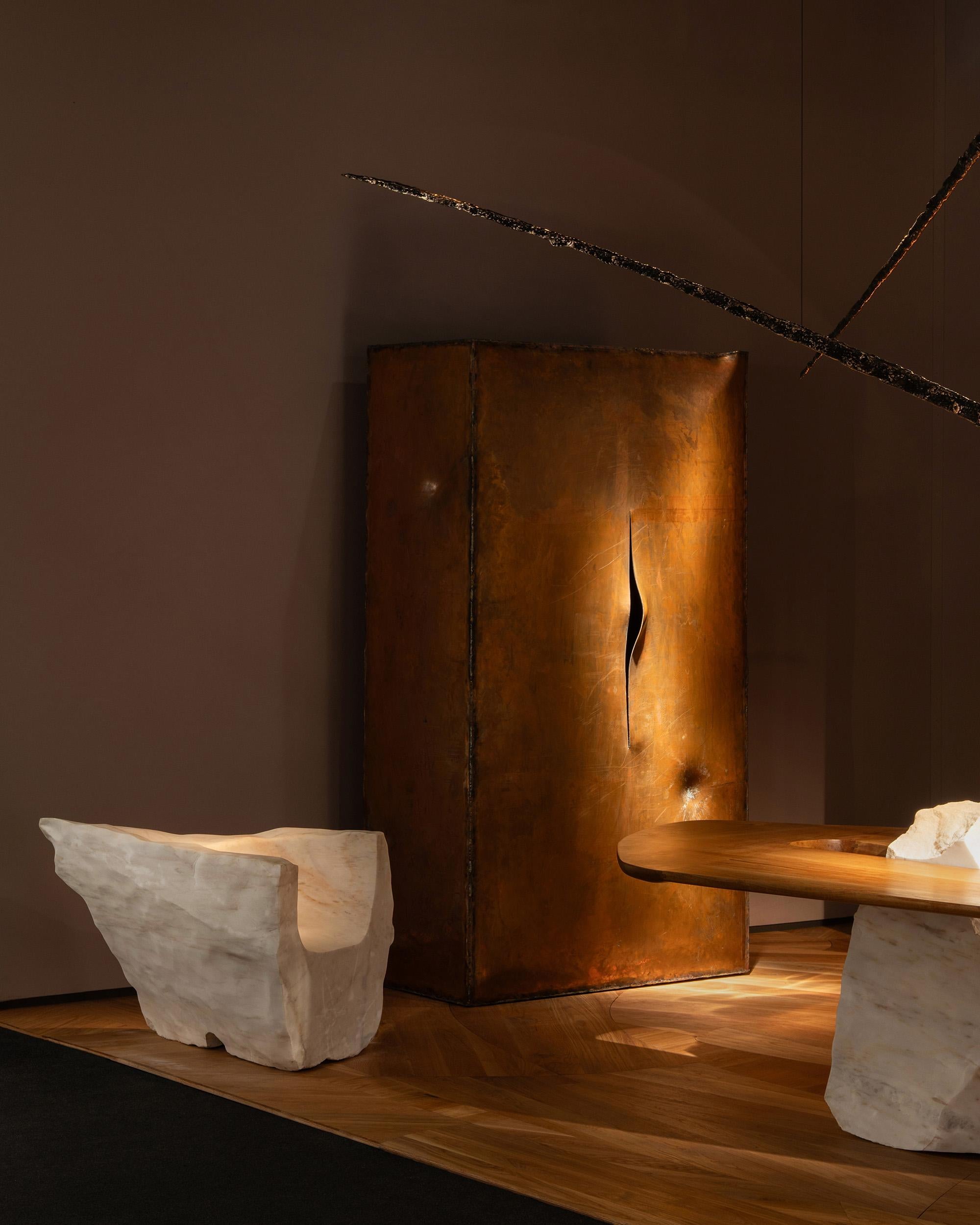 Table contemporaine Pico Rosa 0.3 en marbre blanc et Wood Bubinga par Mircea Anghel en vente 1