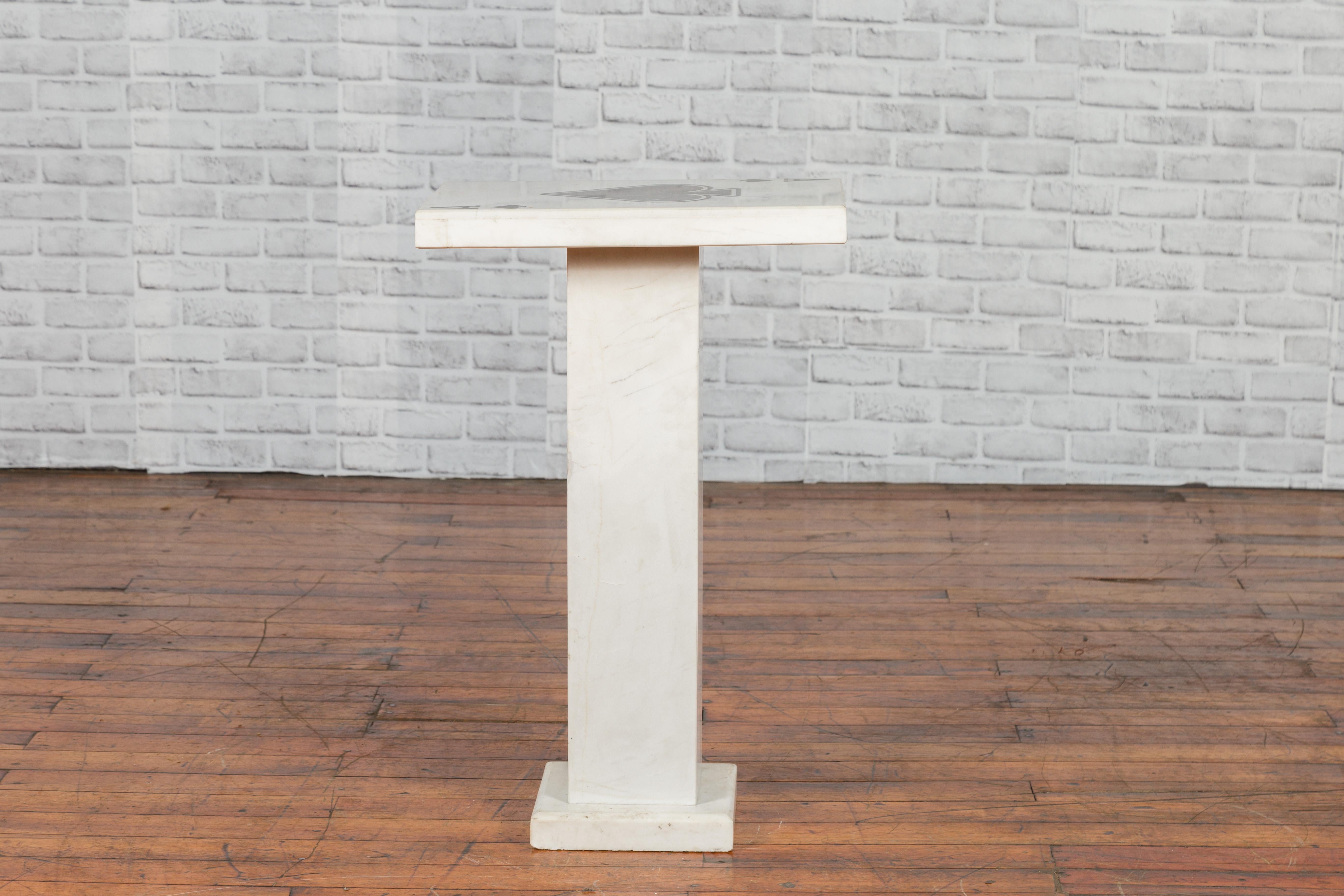 Contemporary White Marble Stand with Ace of Spades Motif and Pedestal Base For Sale 3