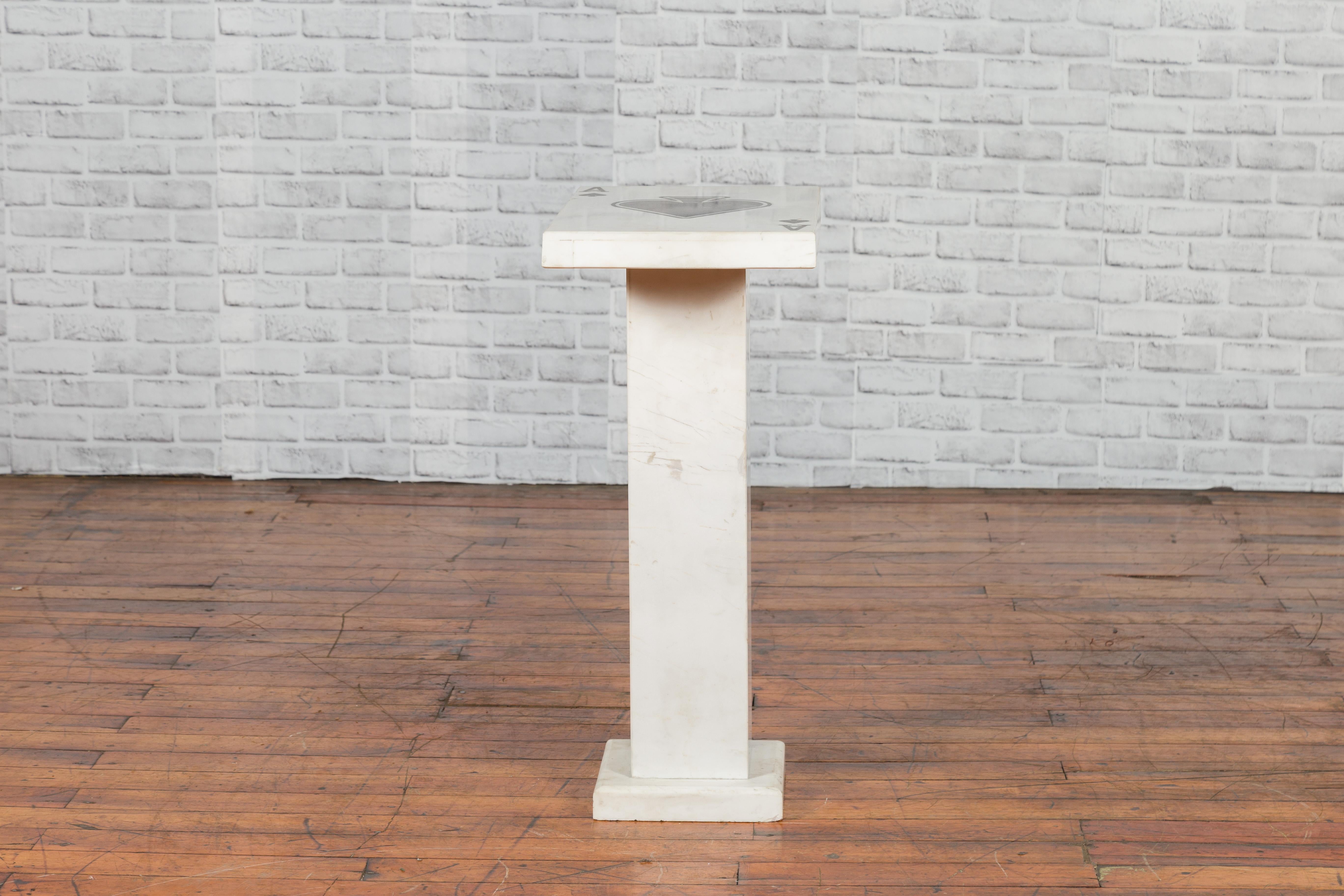 Contemporary White Marble Stand with Ace of Spades Motif and Pedestal Base For Sale 2