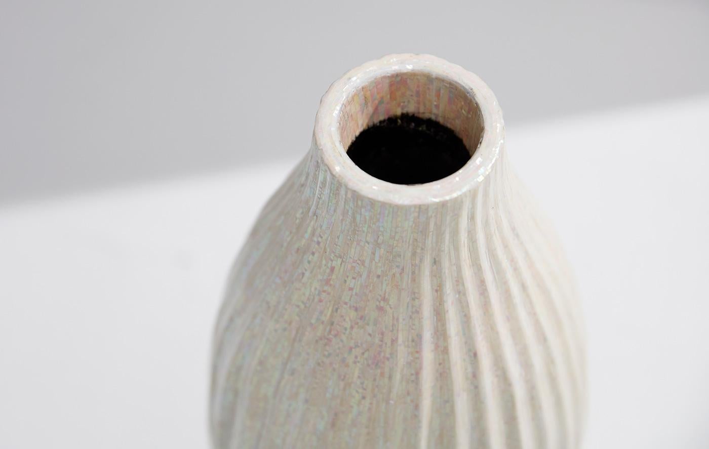 Vase d'objet d'art contemporain en nacre blanche 13 Neuf - En vente à Namyangju-si, KR