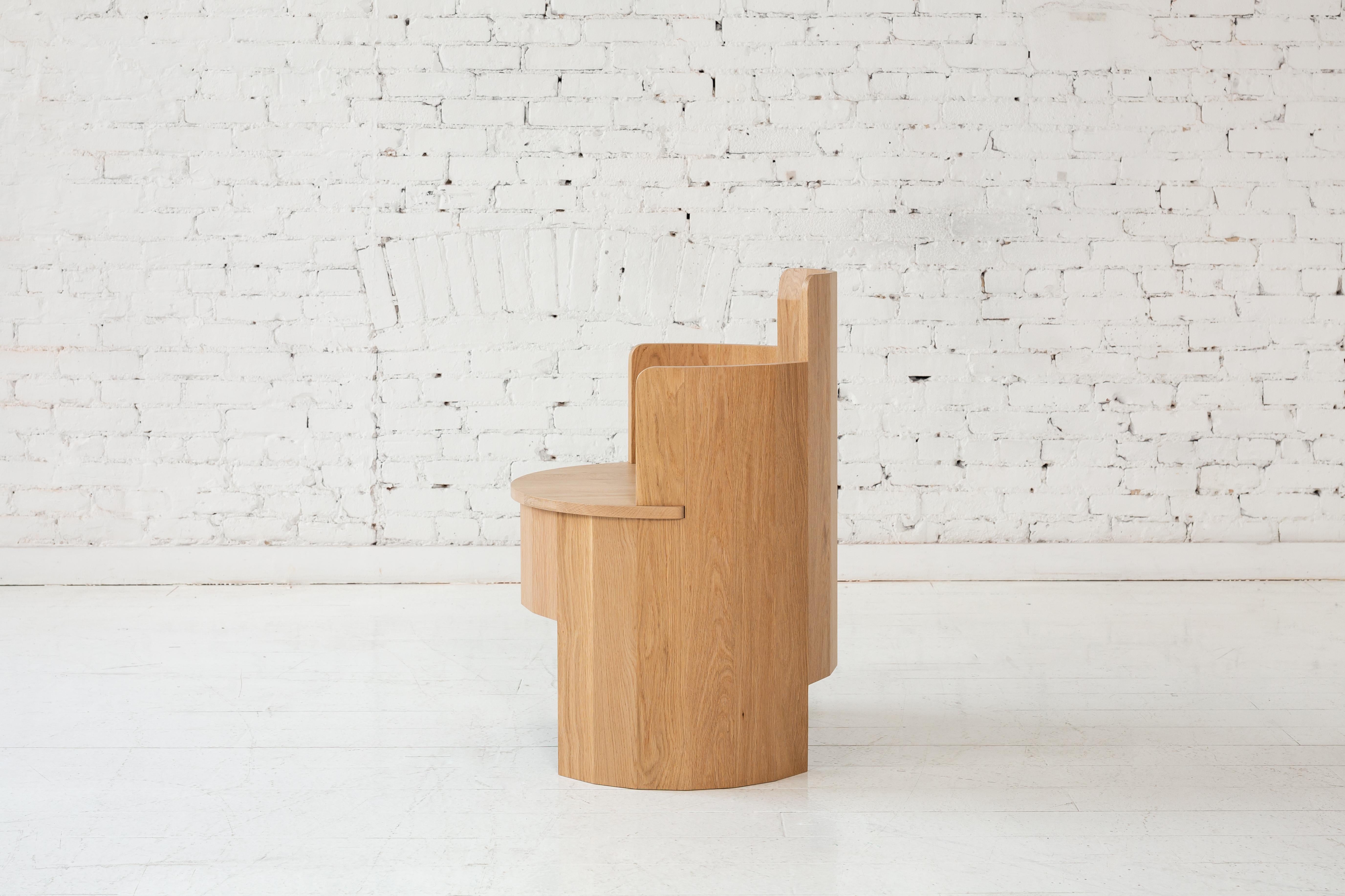 Américain Chaise de coopération contemporaine en bois de chêne blanc par Fort Standard, en stock en vente