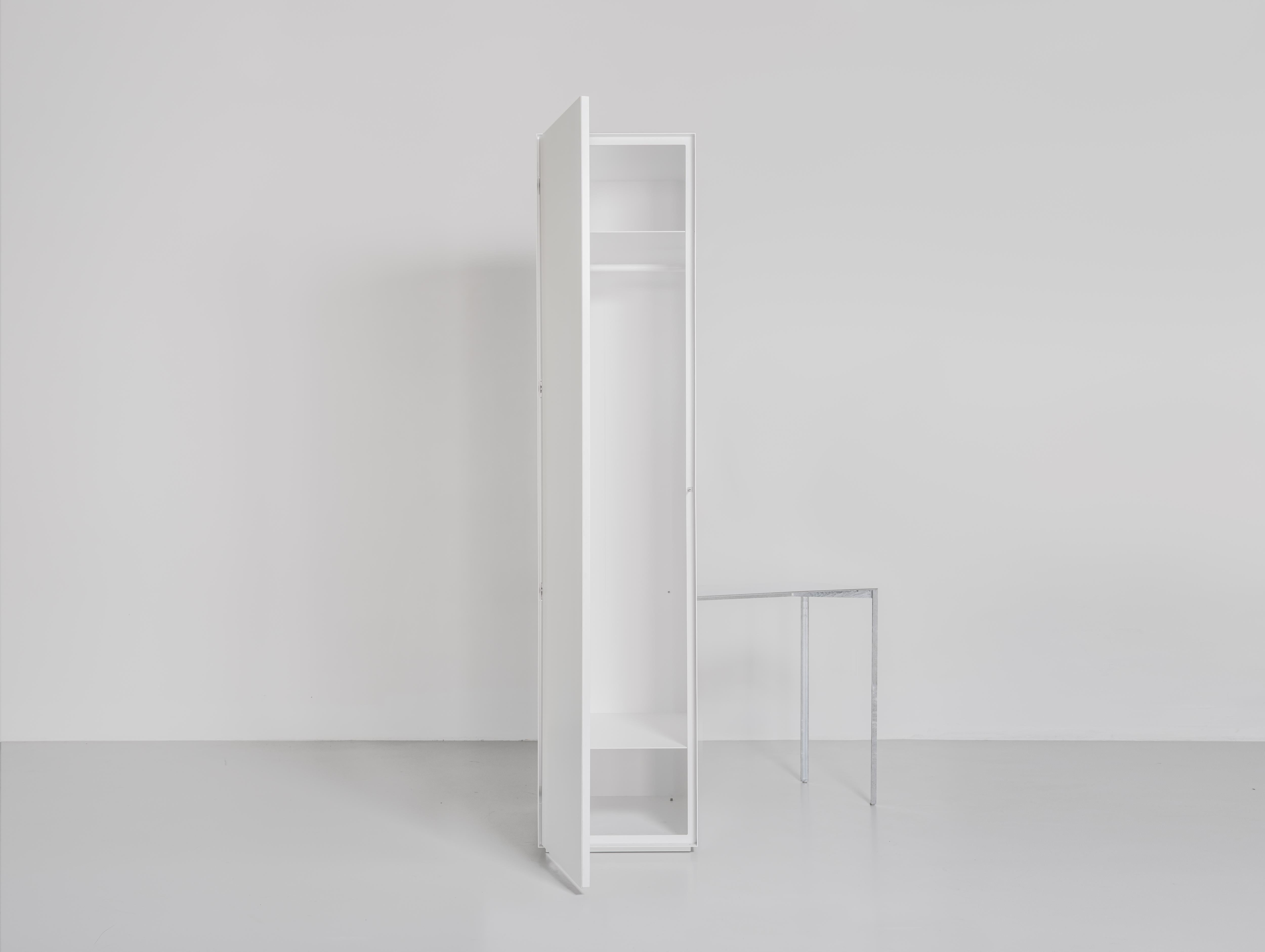 Sam Chermayeff
Storage with Side Table
From the series “Beasts”
Produced in exclusive for SIDE GALLERY
Manufactured by ERTL und ZULL
Berlin, 2021
Galvanized steel, white powder-coated steel
Contemporary Design 

Measurements
124 cm x cm x