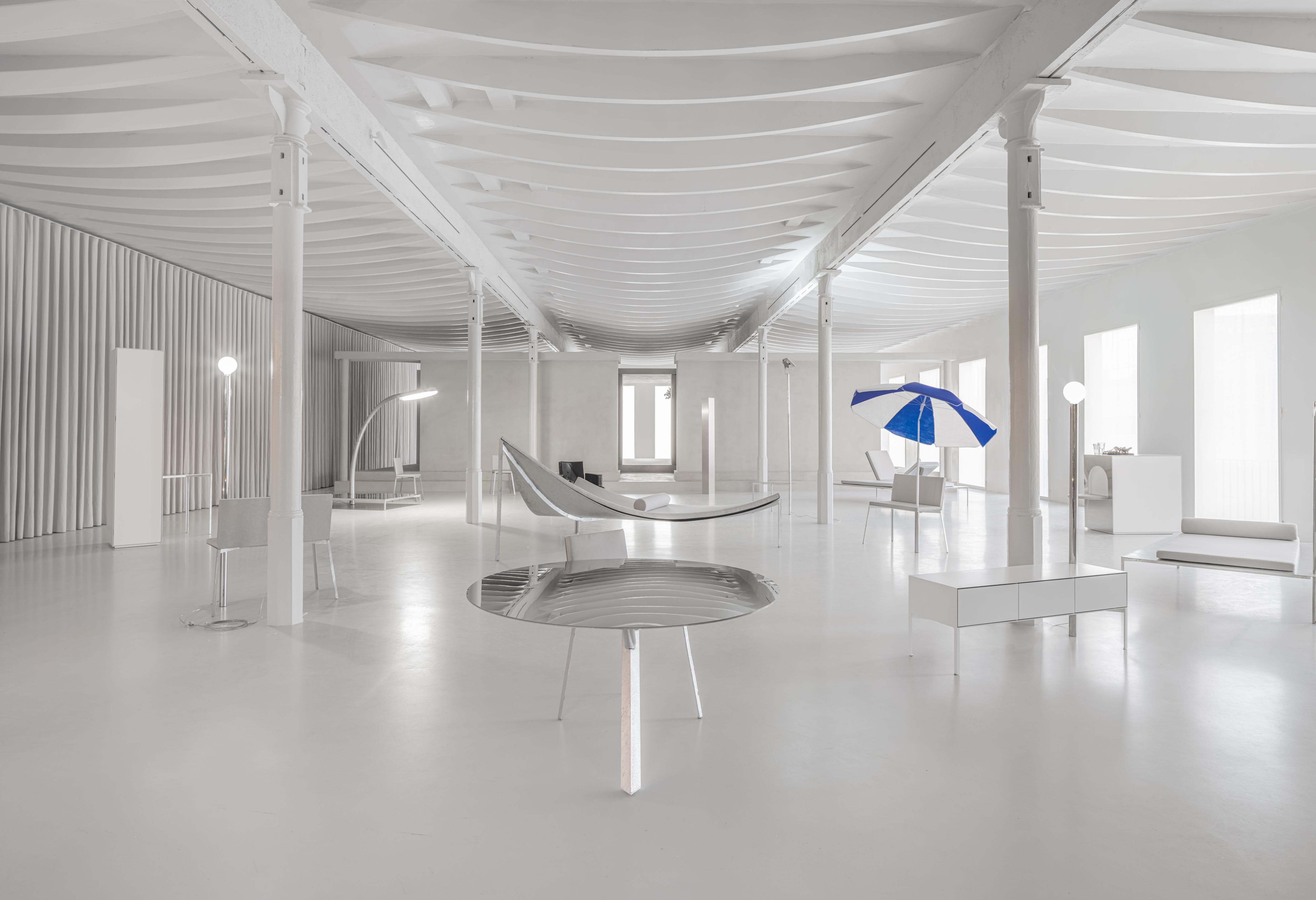 Armoire d'appoint contemporaine en acier blanc poudré Sam Chermayeff Neuf - En vente à Barcelona, ES