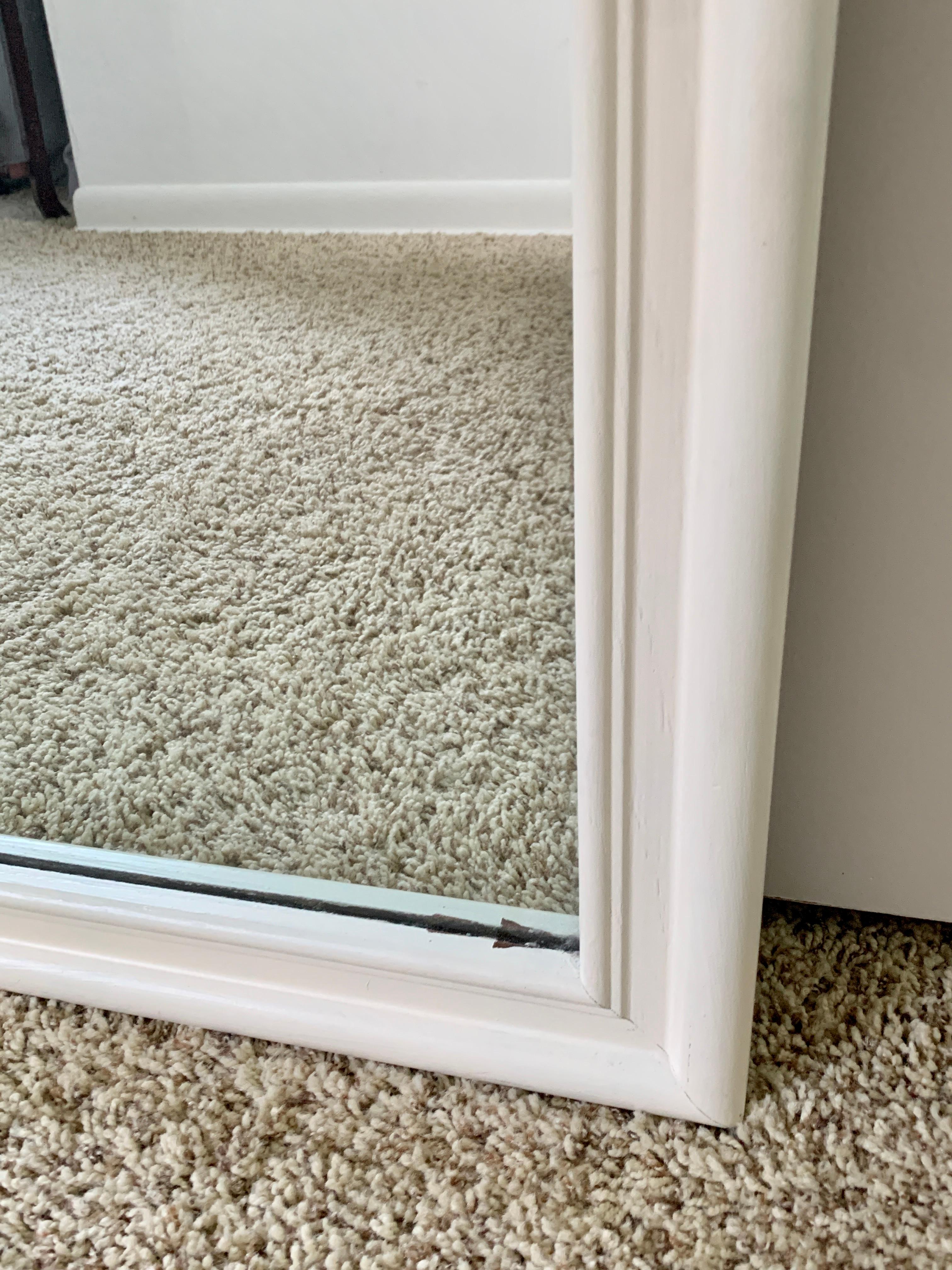 Contemporary White Wall Mirror, Late 20th Century In Good Condition For Sale In Elkhart, IN