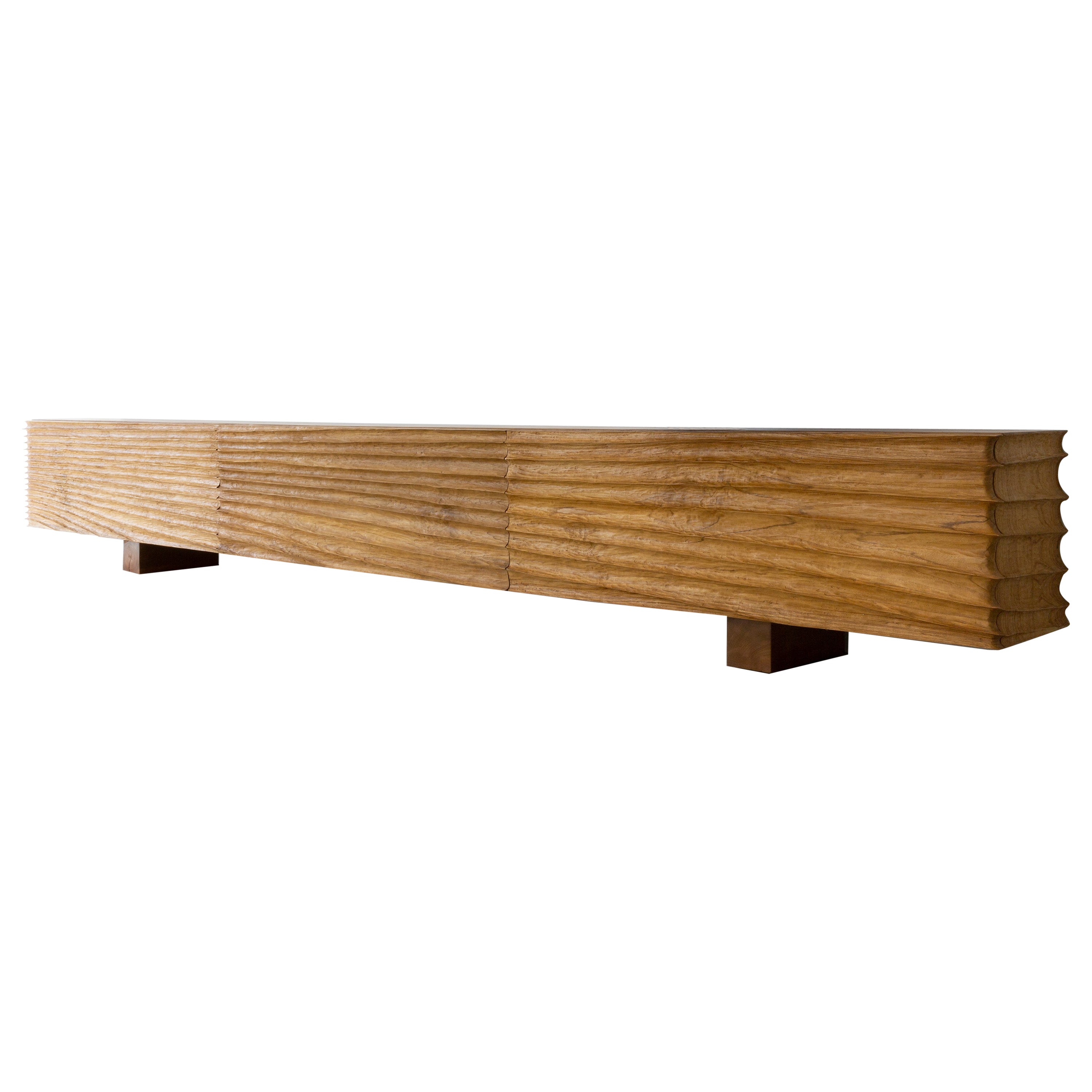 Contemporary Wide Low Waves Holzbuffet / Schrank / Ablage von CEU Studio