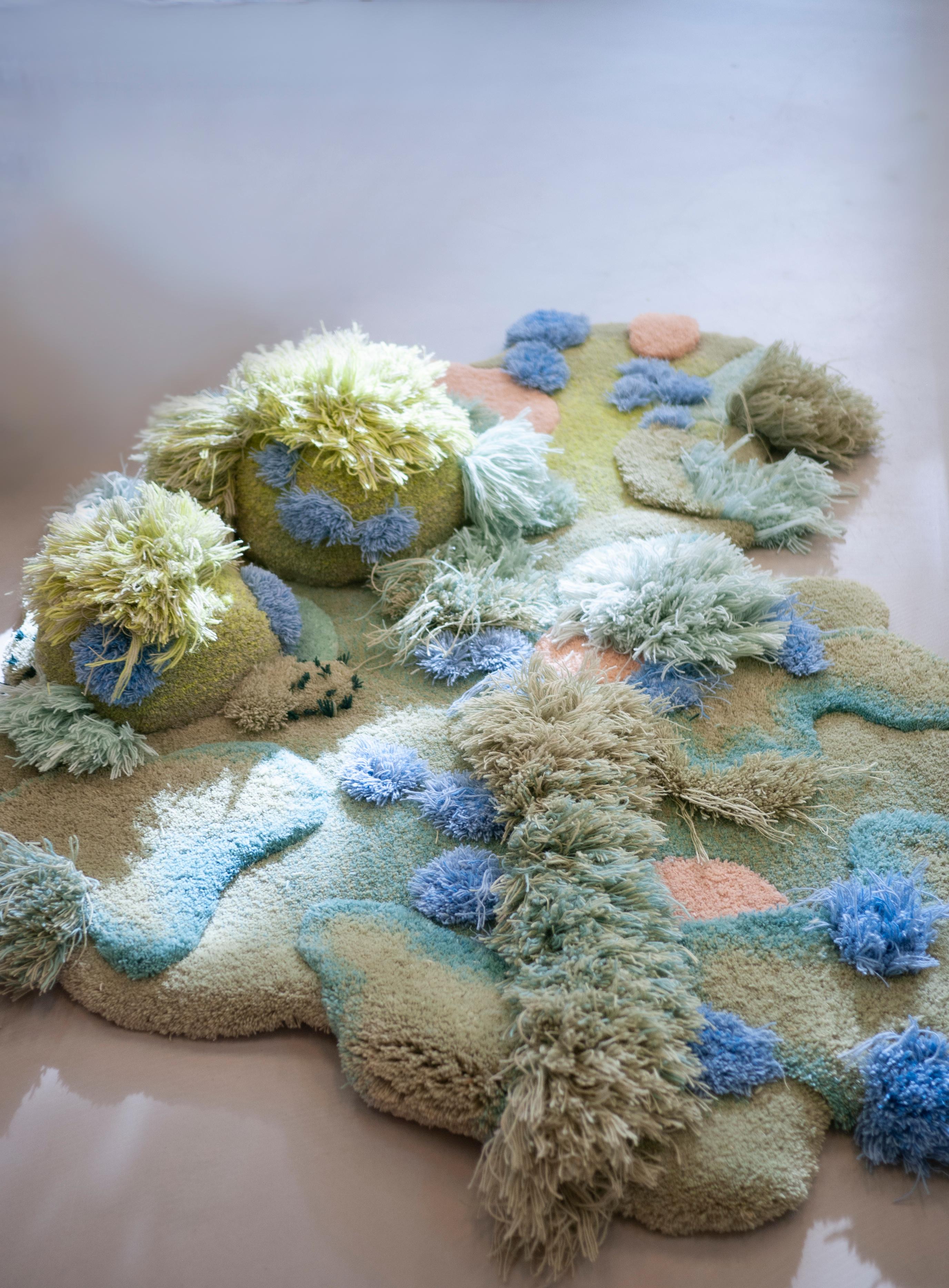 Contemporary, Wild Carpet, Vergissmeinnicht Garten von Alfie Furry Friends (Wolle) im Angebot