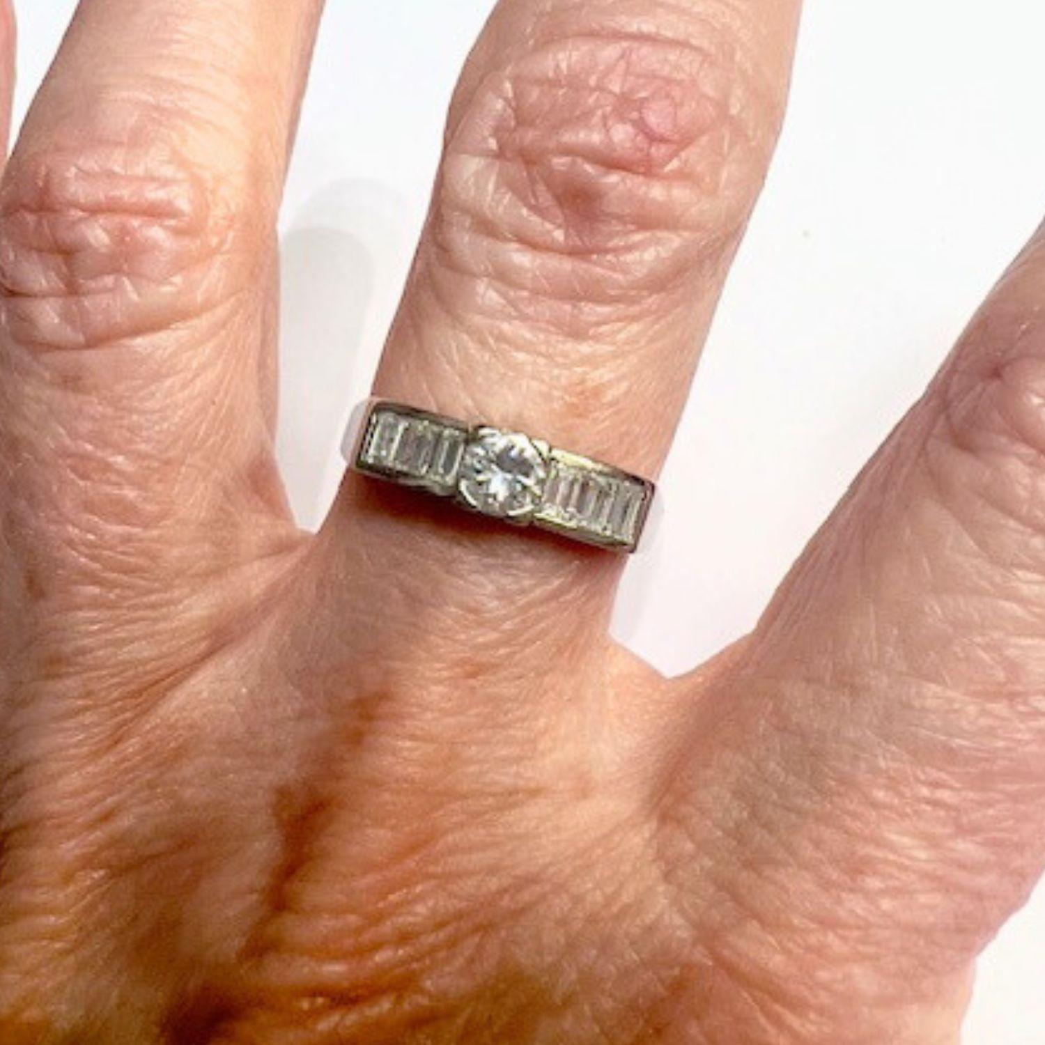 Brilliant Cut Contemporary with 0.61 ct Diamonds  White Gold Ring For Sale
