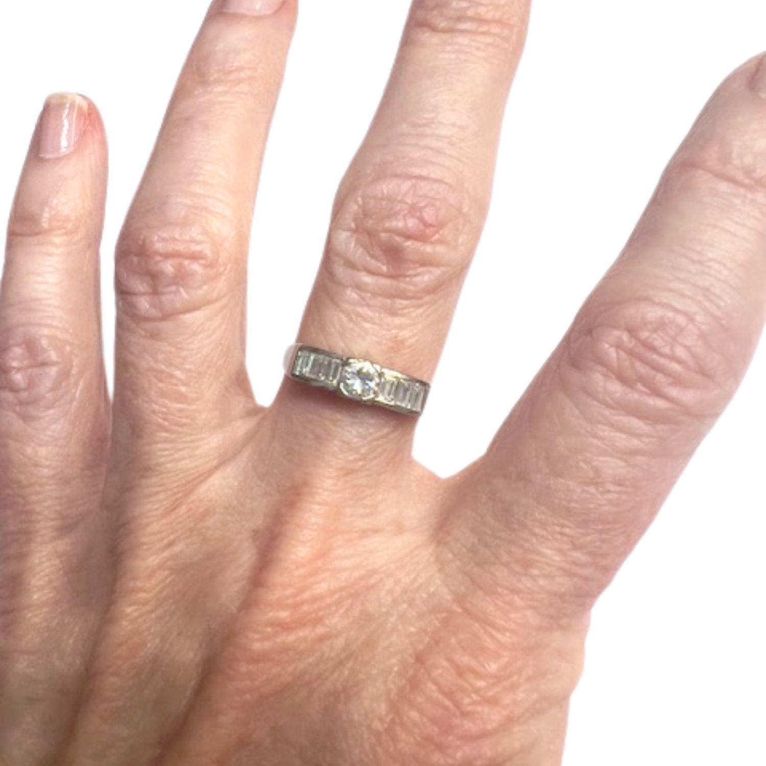 Contemporary with 0.61 ct Diamonds  White Gold Ring For Sale 2