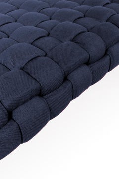 Banco Contemporáneo de Madera, Tapizado Tejido a Mano - el "Trama" - Azul Marino
