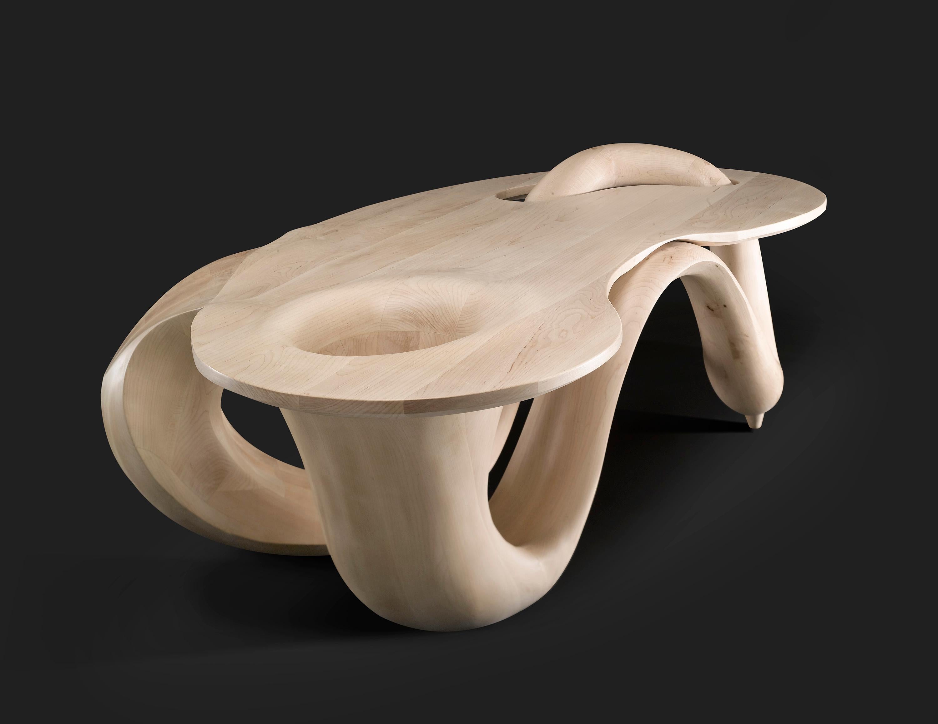 La Chimère 4

Dalle sculture eleganti e minimaliste ai pezzi decorativi intricati e ornamentali, ogni creazione mette in mostra l'impareggiabile versatilità del Wood Wood d'acero come mezzo. L'occhio attento di Gildas Berthelot per i dettagli e