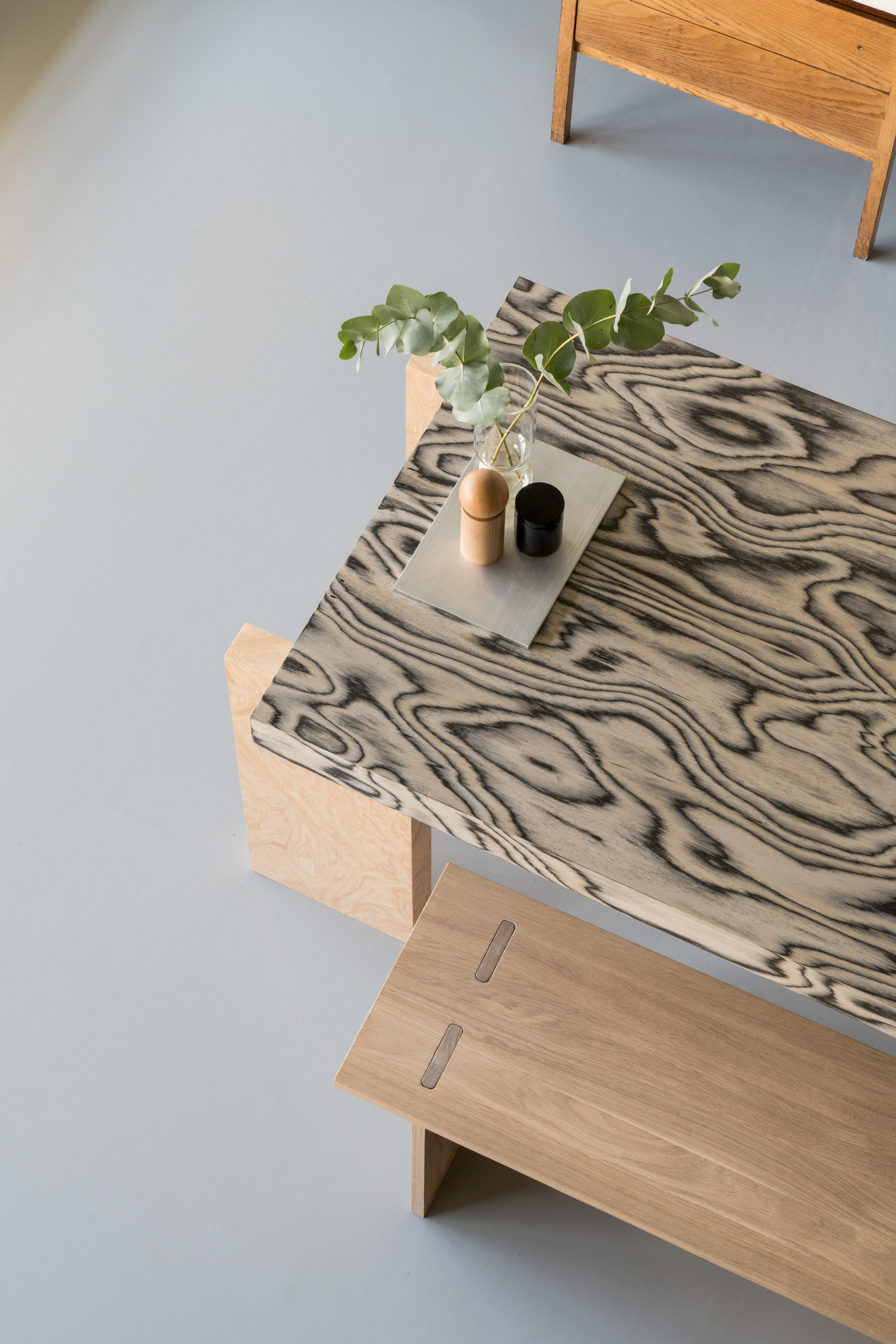 Placage Table de salle à manger contemporaine en bois plaqué. ALPI plateau de table jaune plaqué Sottsasss en vente