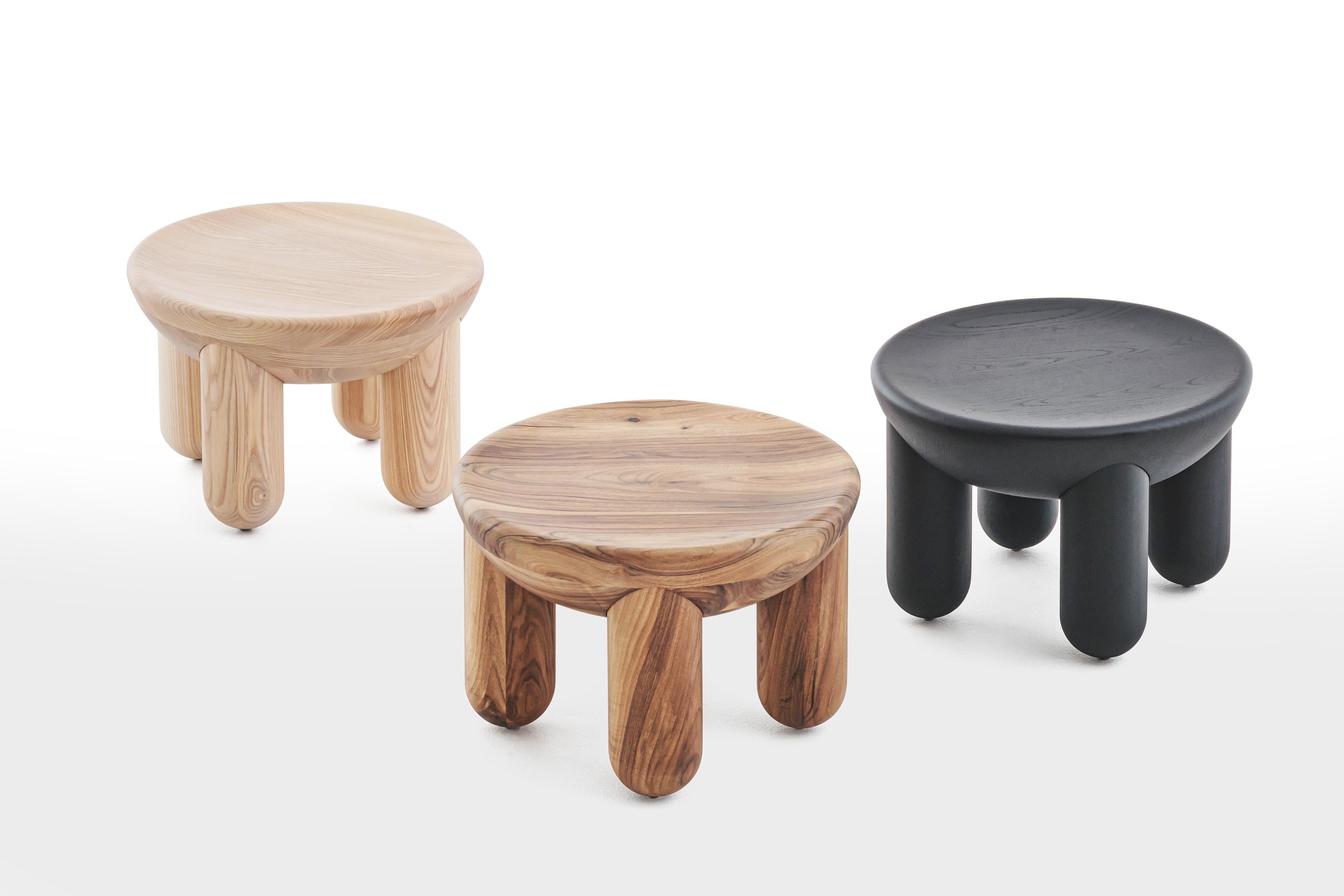 Contemporary Couchtisch oder Beistelltisch aus Holz 'Freyja 1' von NOOM, Esche braun gebeizt im Angebot 2