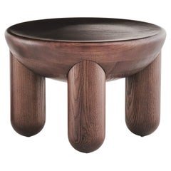 Tavolino in legno contemporaneo 'Freyja 1' di NOOM, frassino tinto marrone