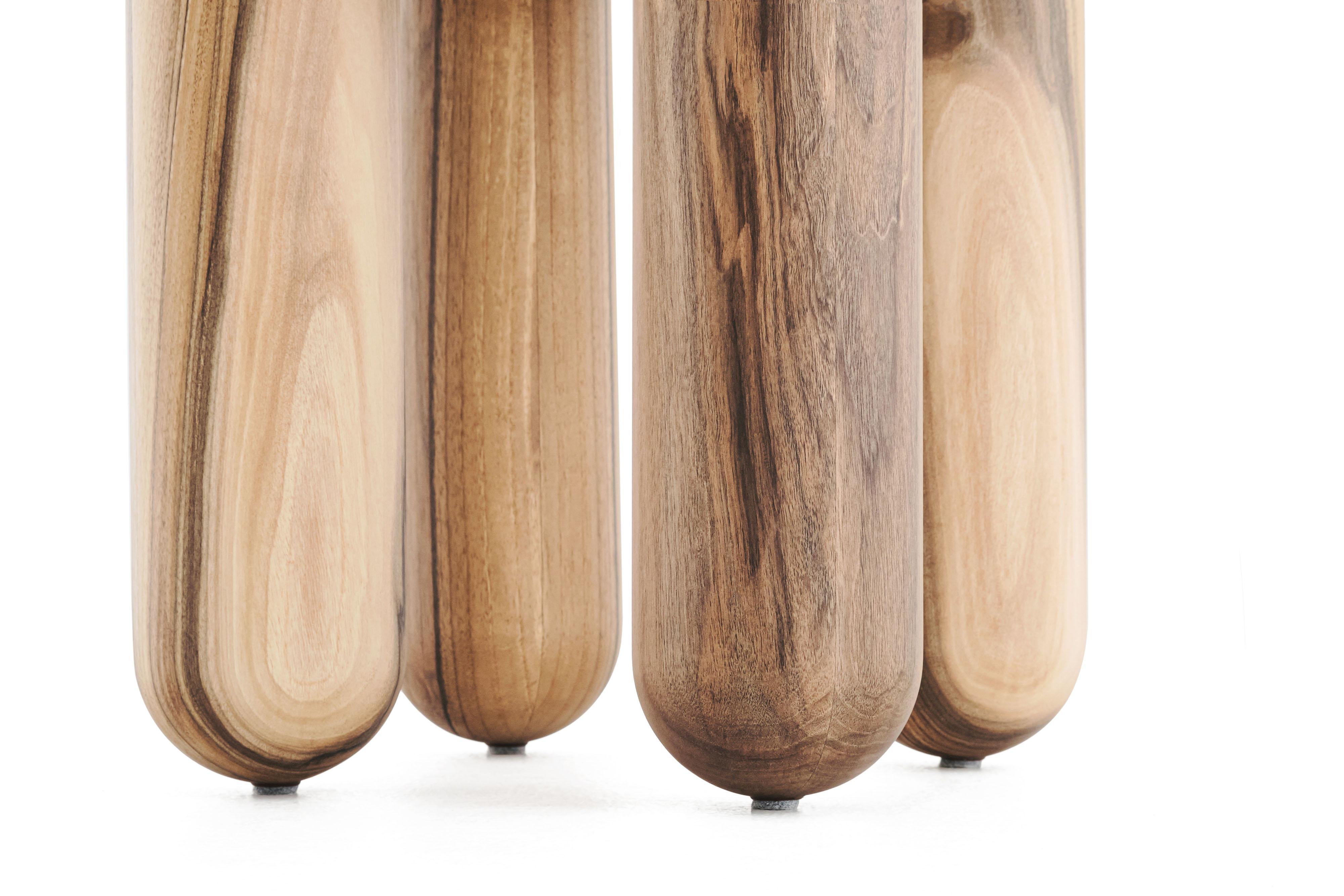 XXIe siècle et contemporain Table basse ou d'appoint contemporaine en bois 'Freyja 3' par NoOM, Noyer en vente