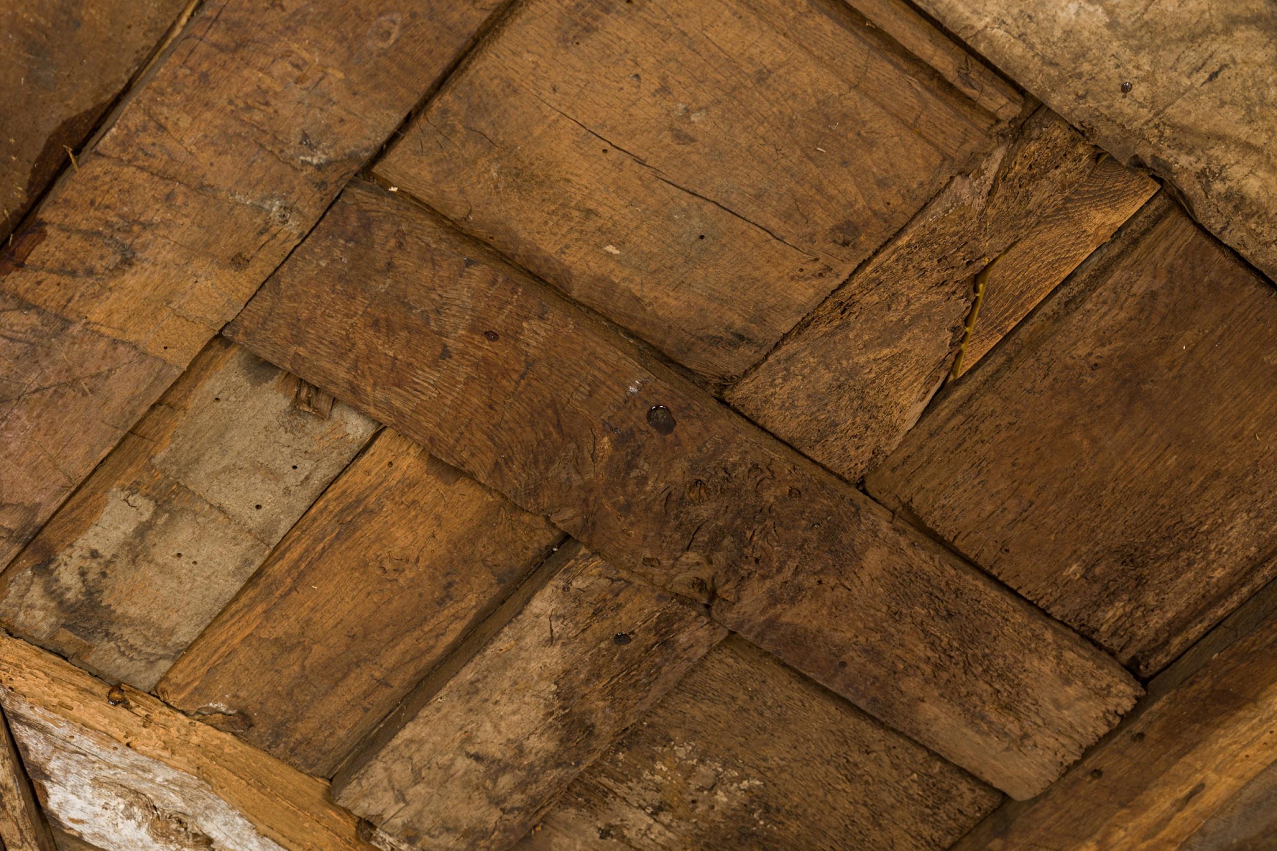 Tavolino da caffè contemporaneo in legno con pavimento in parquet in vendita 4