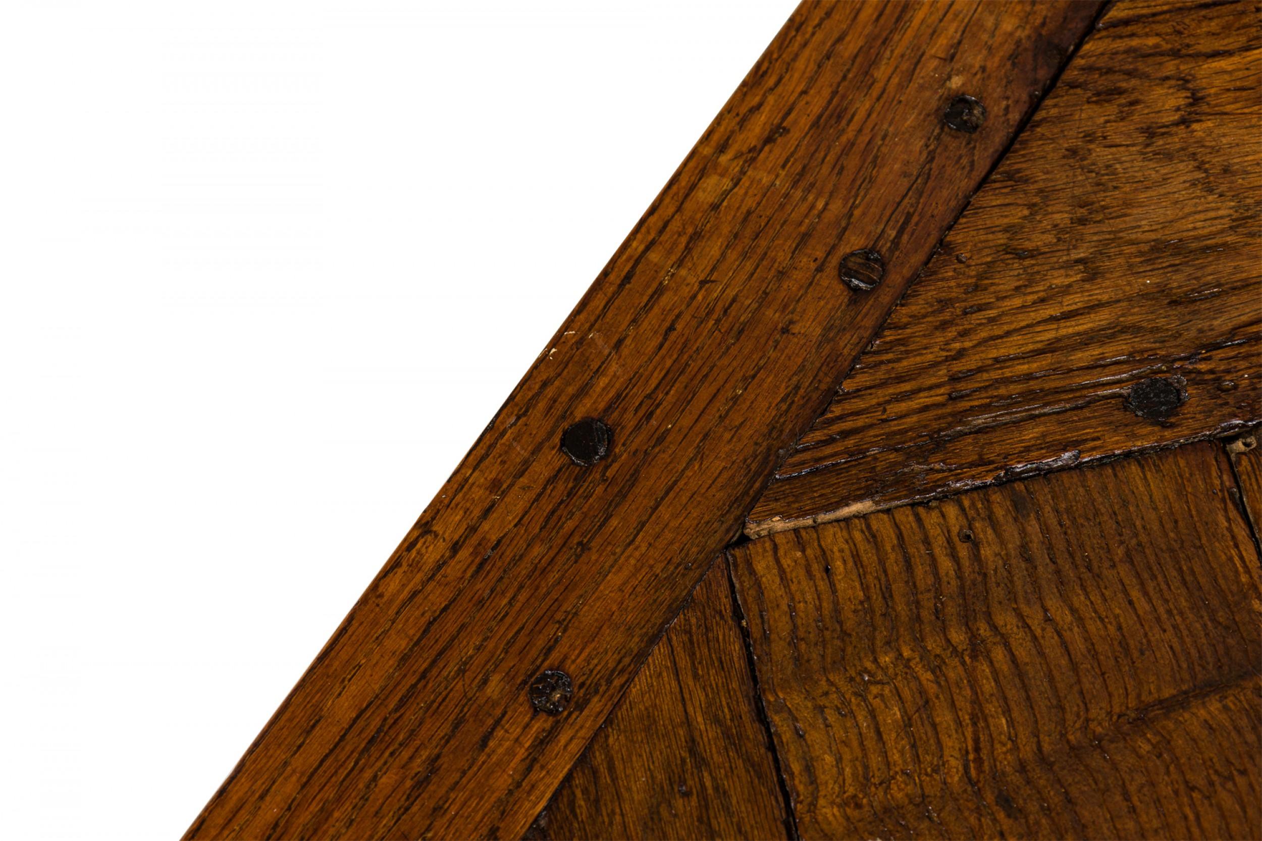 Tavolino da caffè contemporaneo in legno con pavimento in parquet in vendita 1