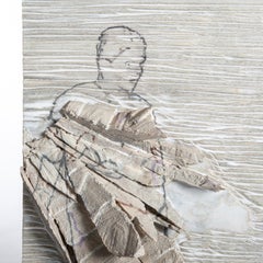 Sculpture contemporaine en bois - Peinture en gris clair par Christofer Kochs