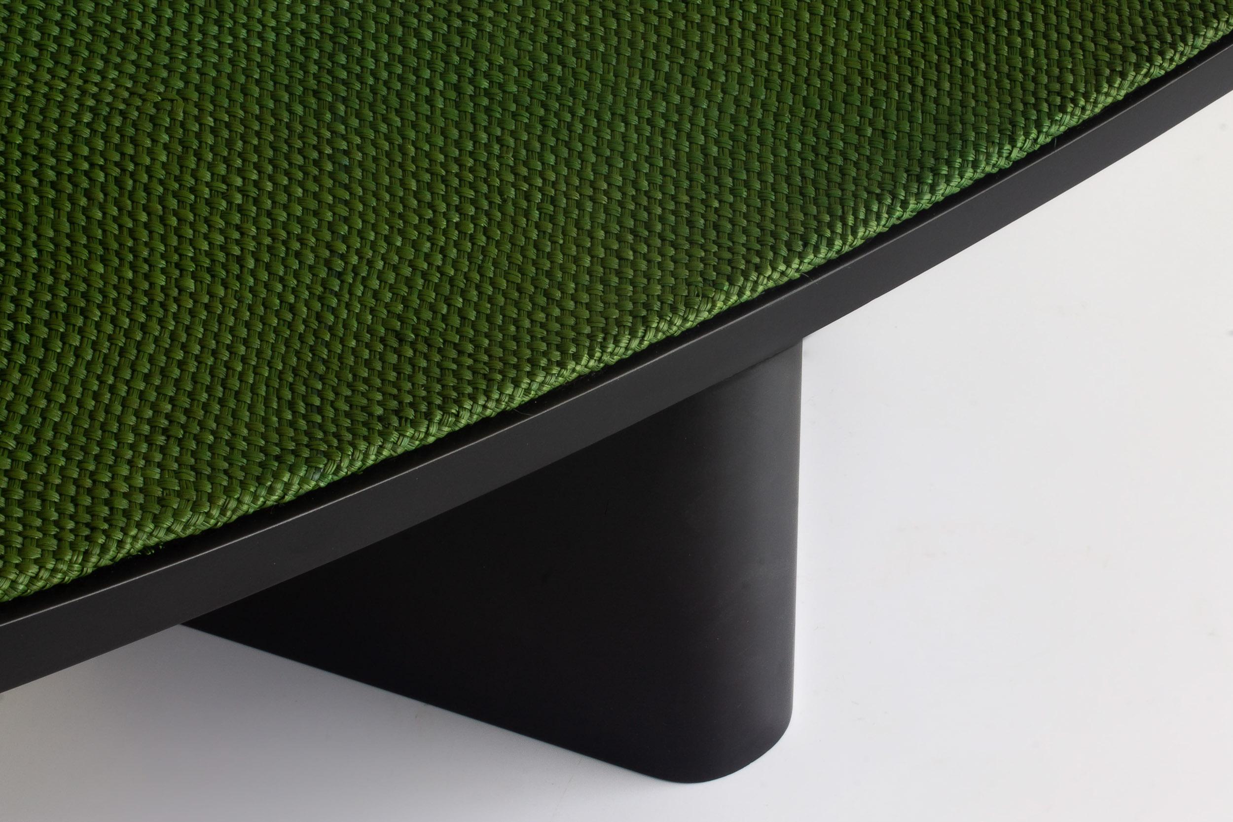 Taburete contemporáneo de madera 'Coba' de CarmWorks, Personalizable Roble en venta