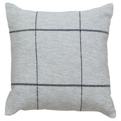 Cuscino contemporaneo in lana e cotone grigio e beige con parti geometriche