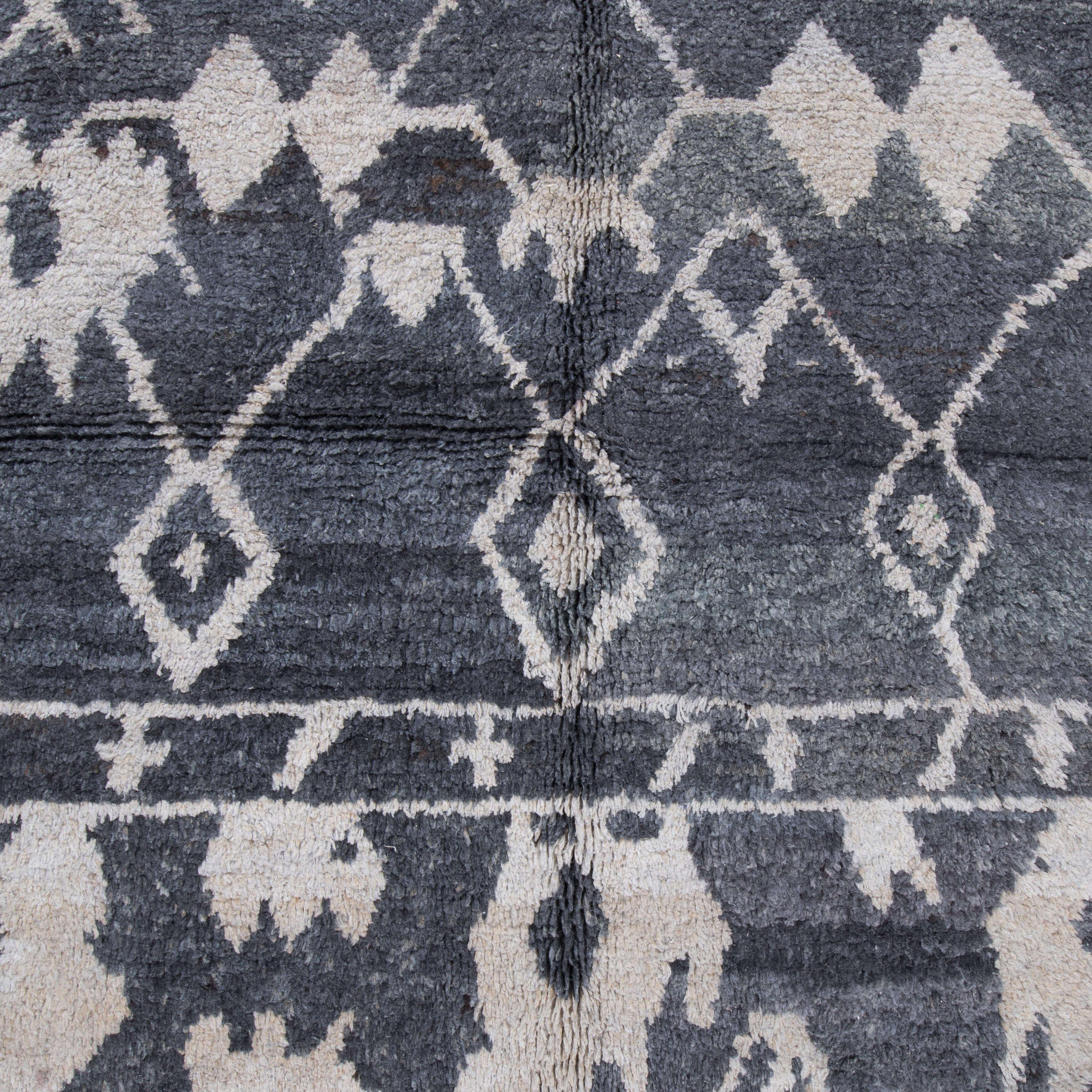 Contemporary Wool Blue-Grey Turkish Rug In Good Condition In Istanbul, TR