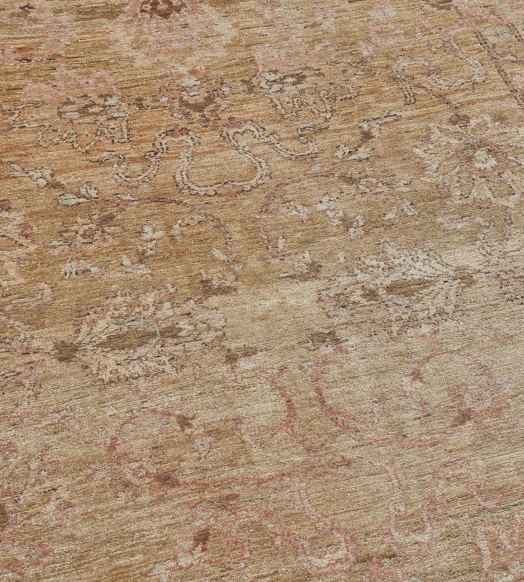 Un nuovissimo Agra di alta qualità proveniente dal Kashmir, caratterizzato da una sottile combinazione di colori e da un design unico e decorativo. 100% lana fine e tinture naturali.