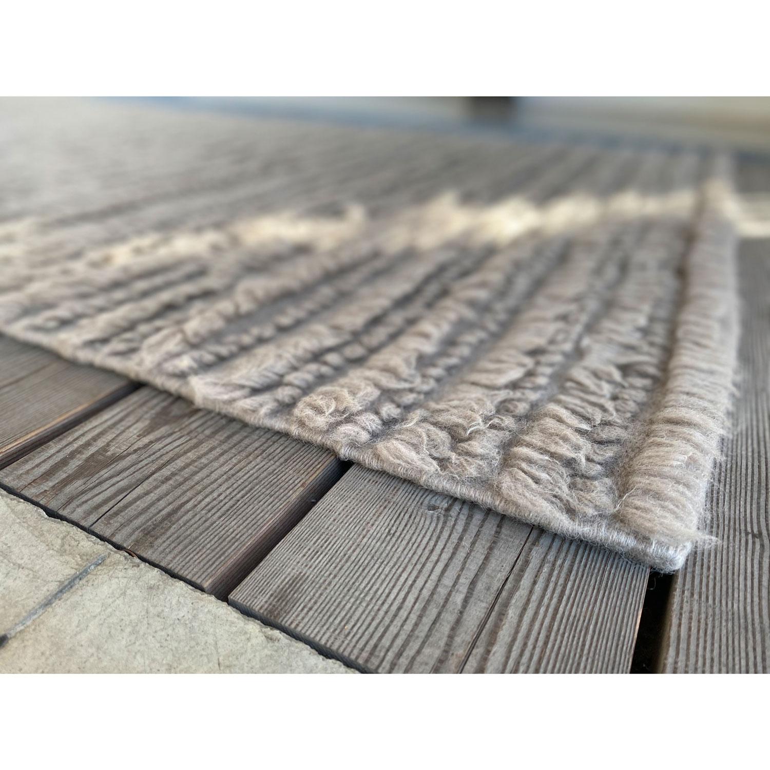 Italian 21st Cent Nature Inspired Grey Wool Rug by Deanna Comellini In Stock 105x200 cm For Sale