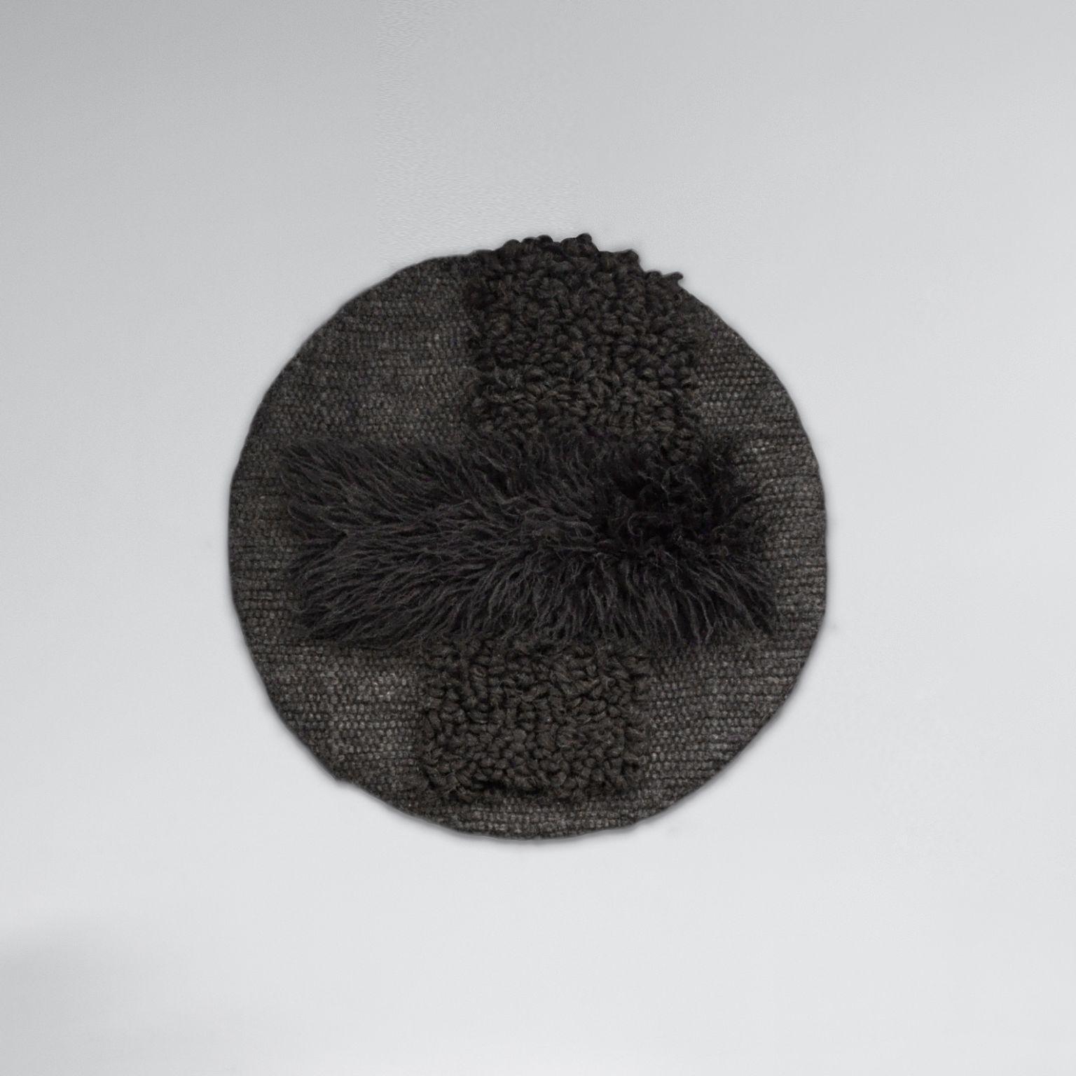 Contemporary Wandteppich aus Wolle von FAINA im Zustand „Neu“ im Angebot in Geneve, CH