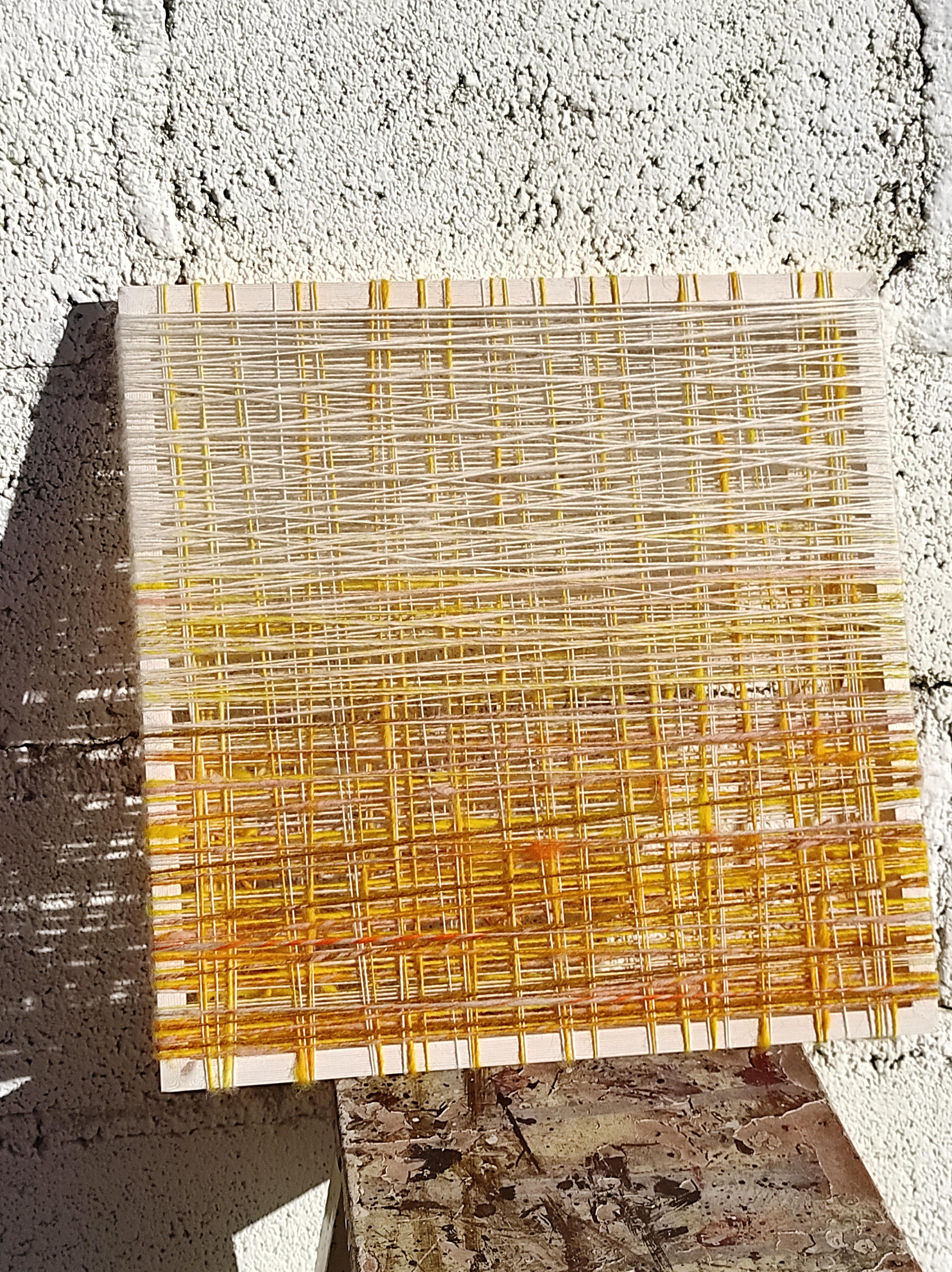 Opera d'arte in lana contemporanea - Oggetto da parete in lana astratto in vendita 5