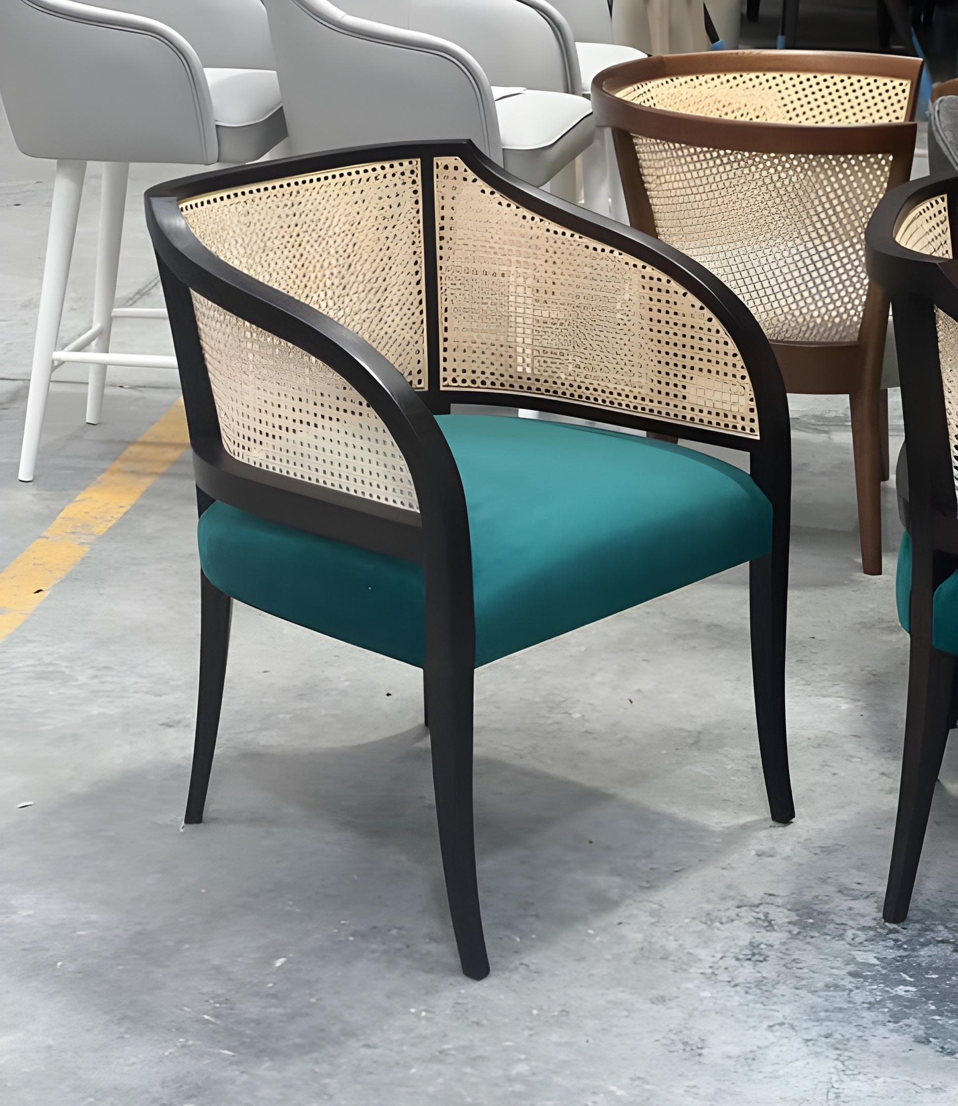 Sedie da pranzo contemporanee in canna intrecciata, set da 8 in vendita 2