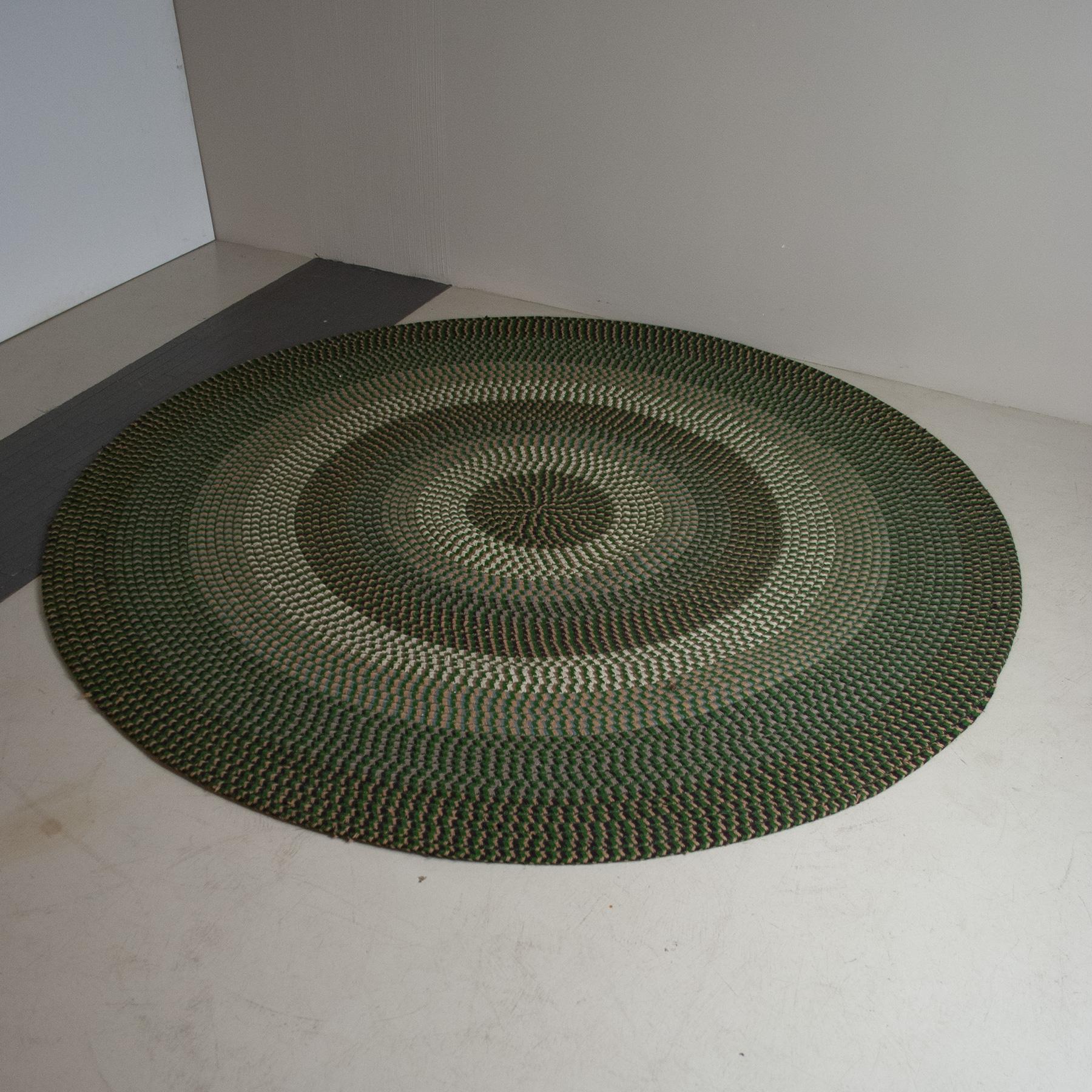 Zeitgenössischer gewebter runder Teppich (Moderne der Mitte des Jahrhunderts) im Angebot