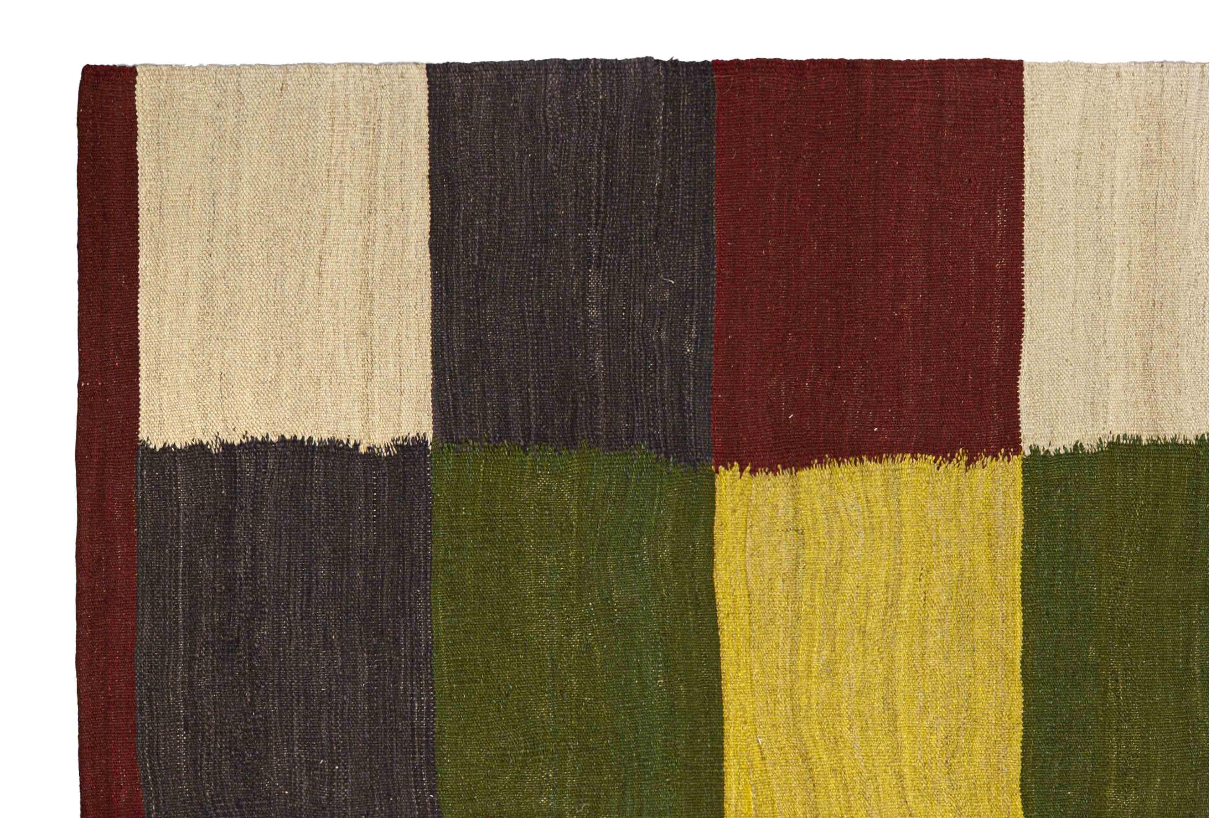 Contemporary Woven Rug, 5 ft × 8 ft , rote, grüne und blaue Blöcke im Angebot 1